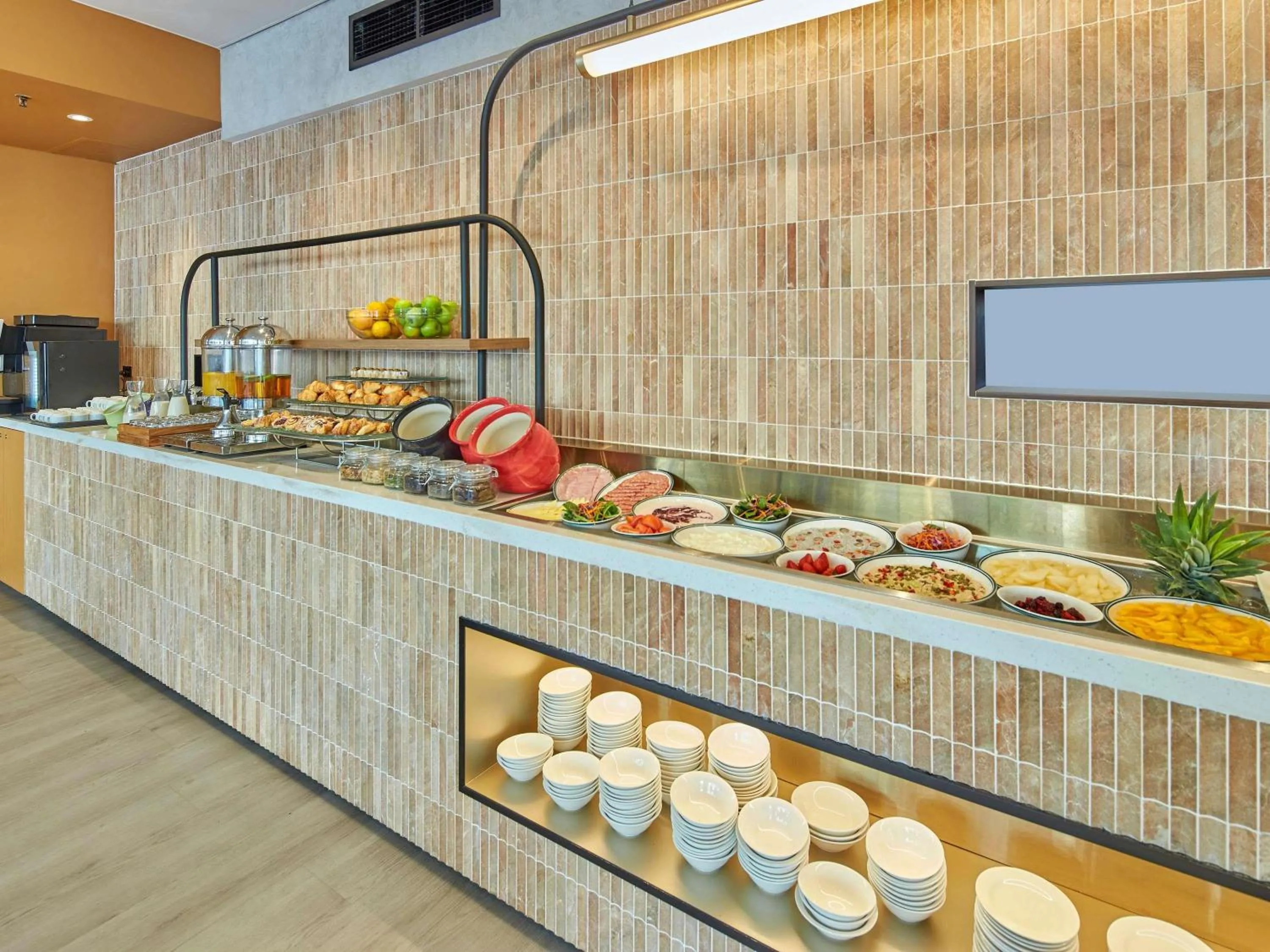 Breakfast in ibis Perth