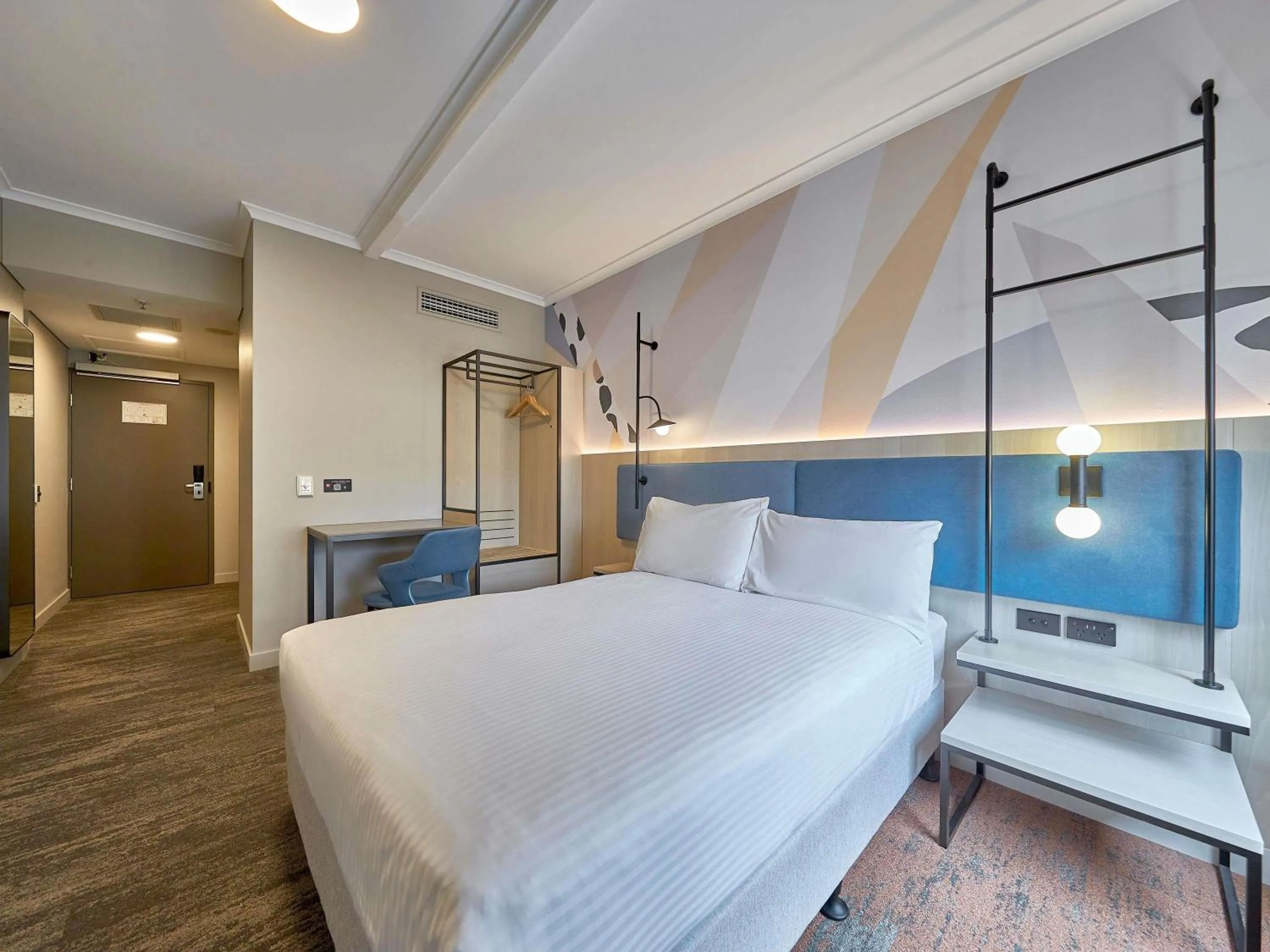 Bedroom, Bed in ibis Perth