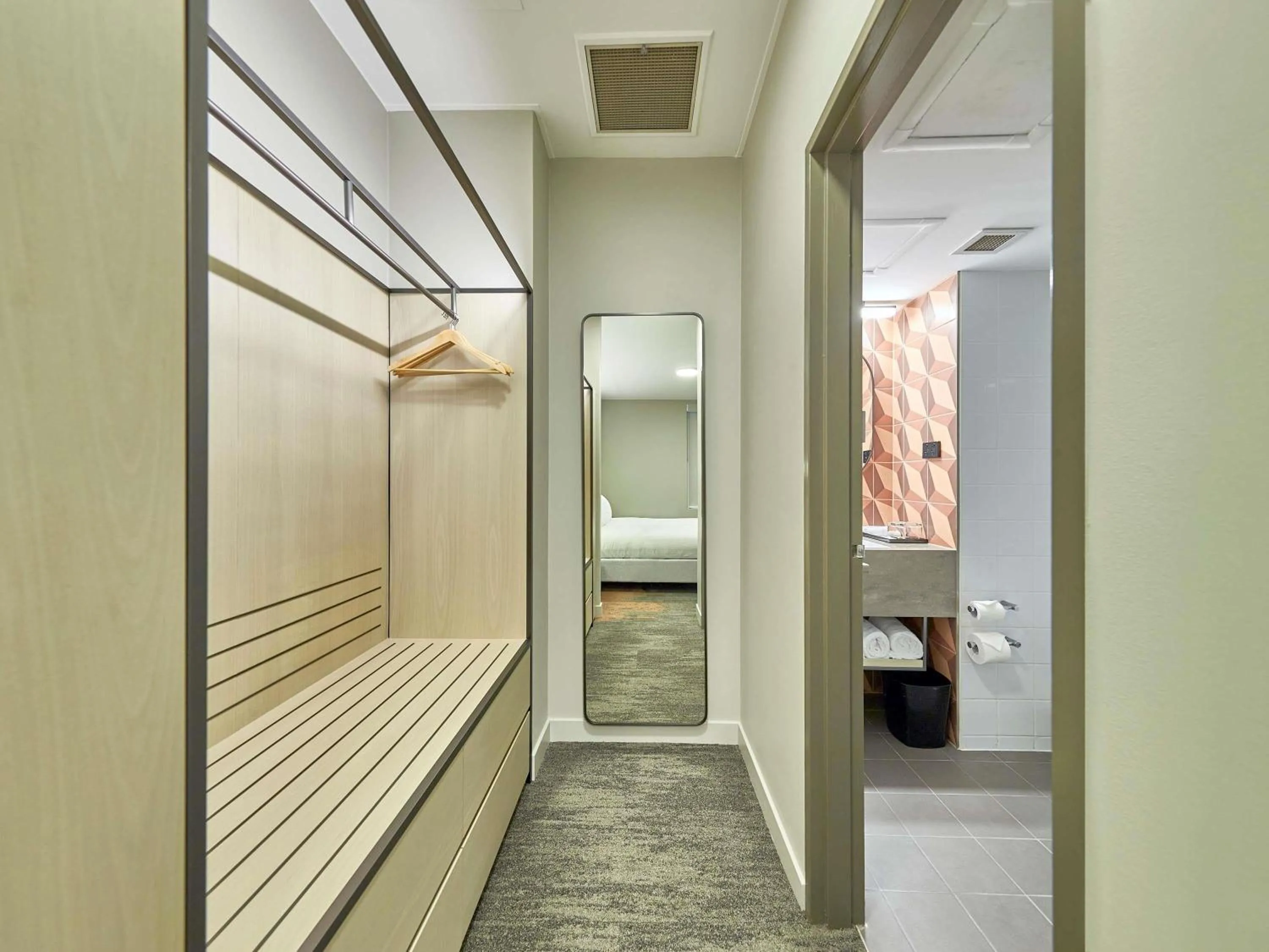 Bedroom, Bed in ibis Perth