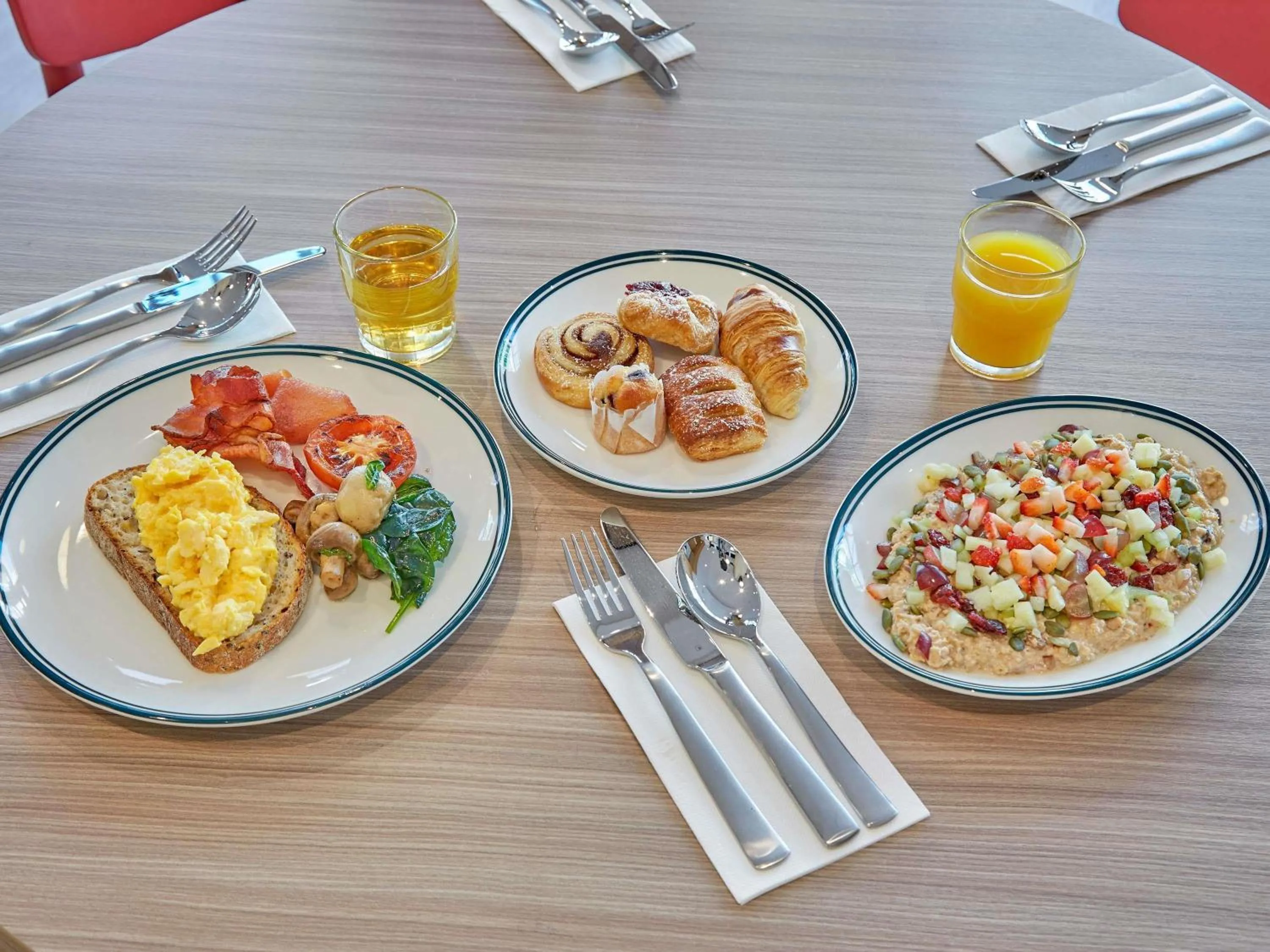 Breakfast in ibis Perth