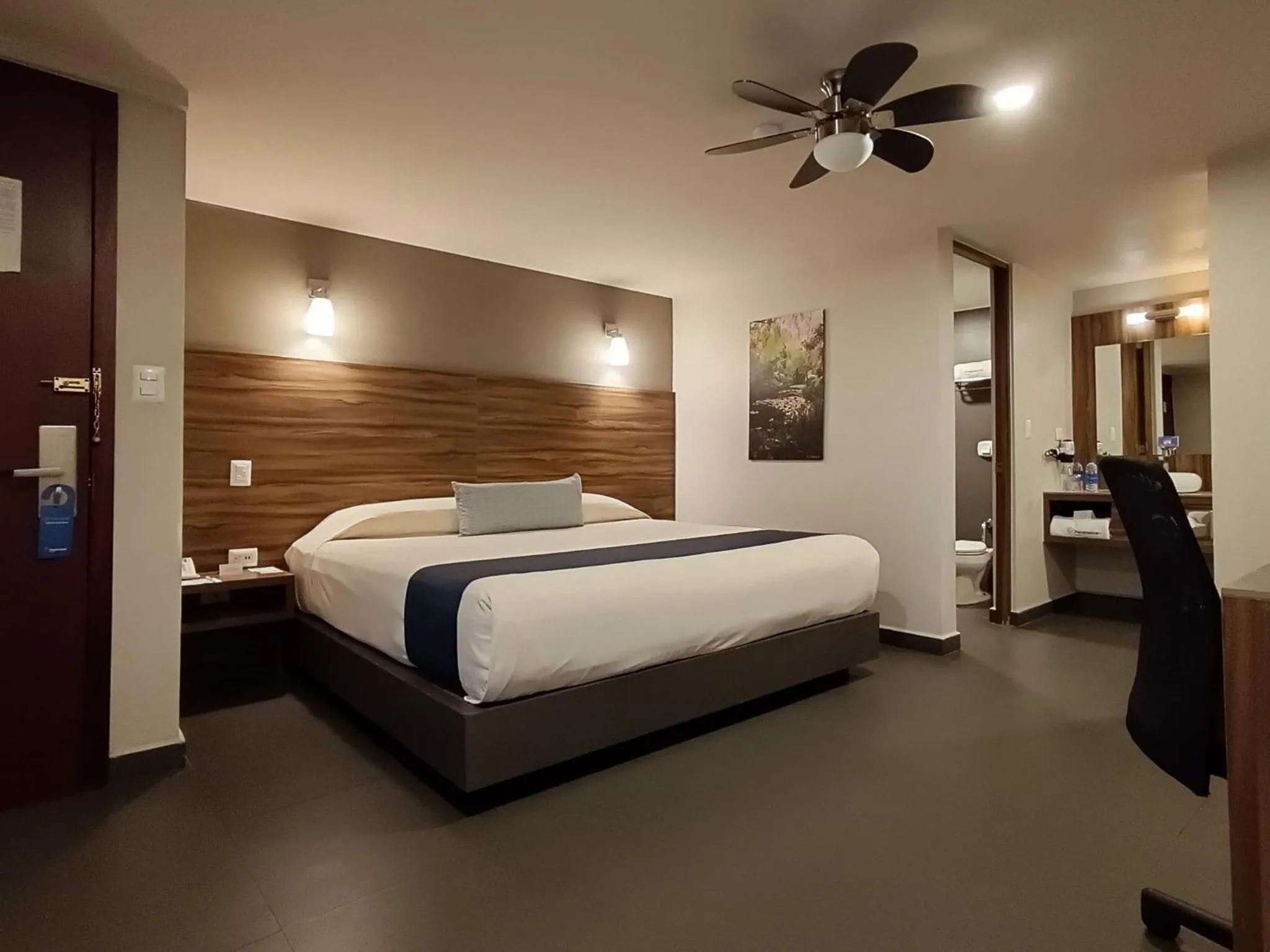 Photo of the whole room, Bed in Hotel Panamerican