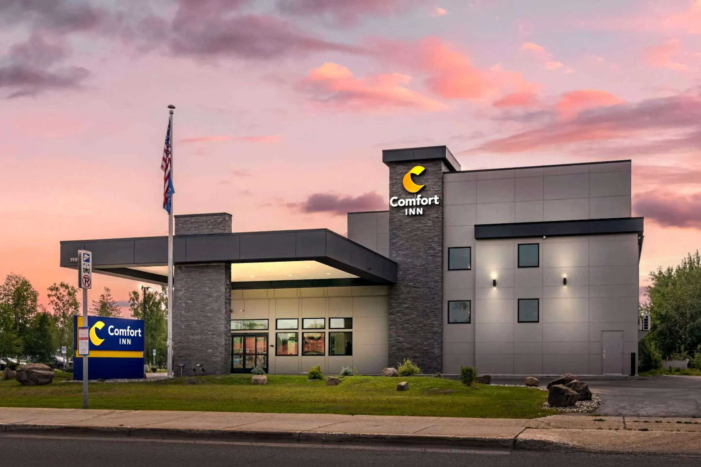 Property building in Comfort Inn Fairbanks Property building in Comfort Inn Fairbanks