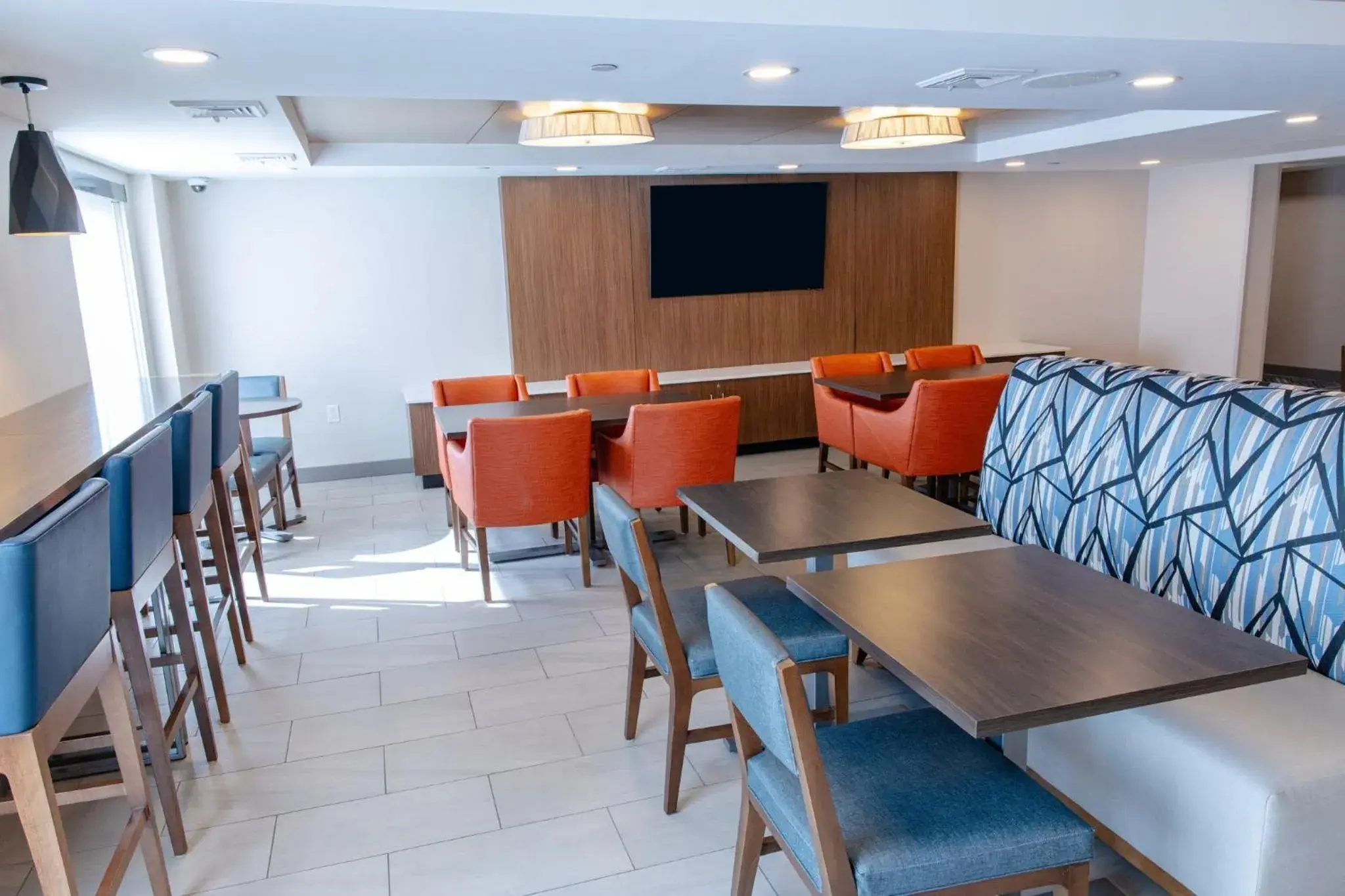 Breakfast in Holiday Inn Express - Neptune by IHG Breakfast in Holiday Inn Express - Neptune by IHG