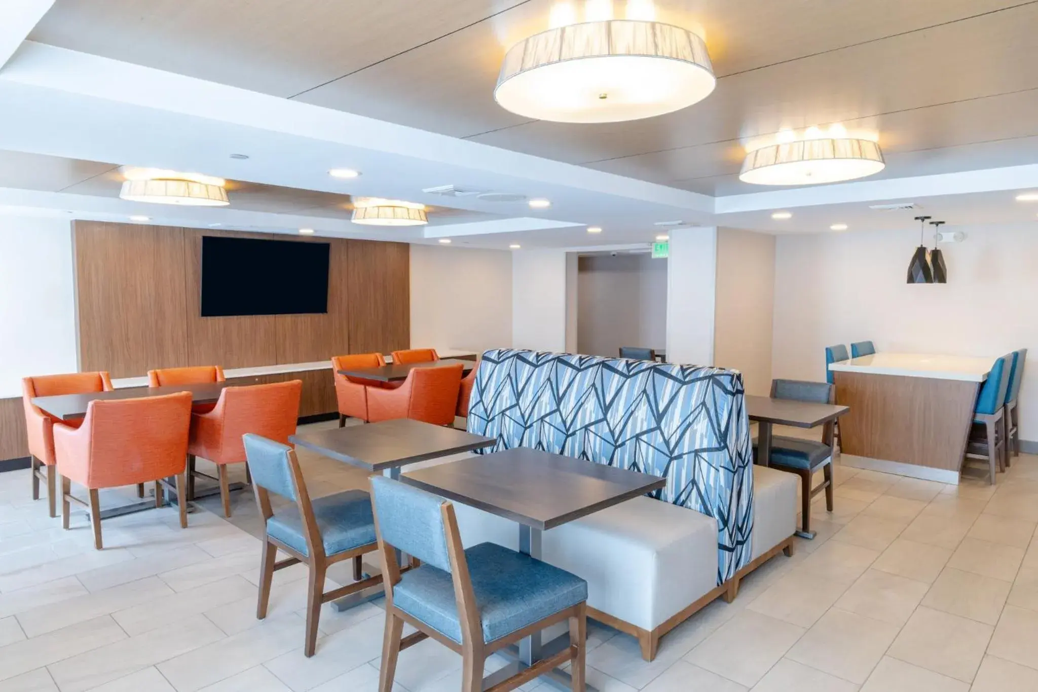 Breakfast in Holiday Inn Express - Neptune by IHG Breakfast in Holiday Inn Express - Neptune by IHG