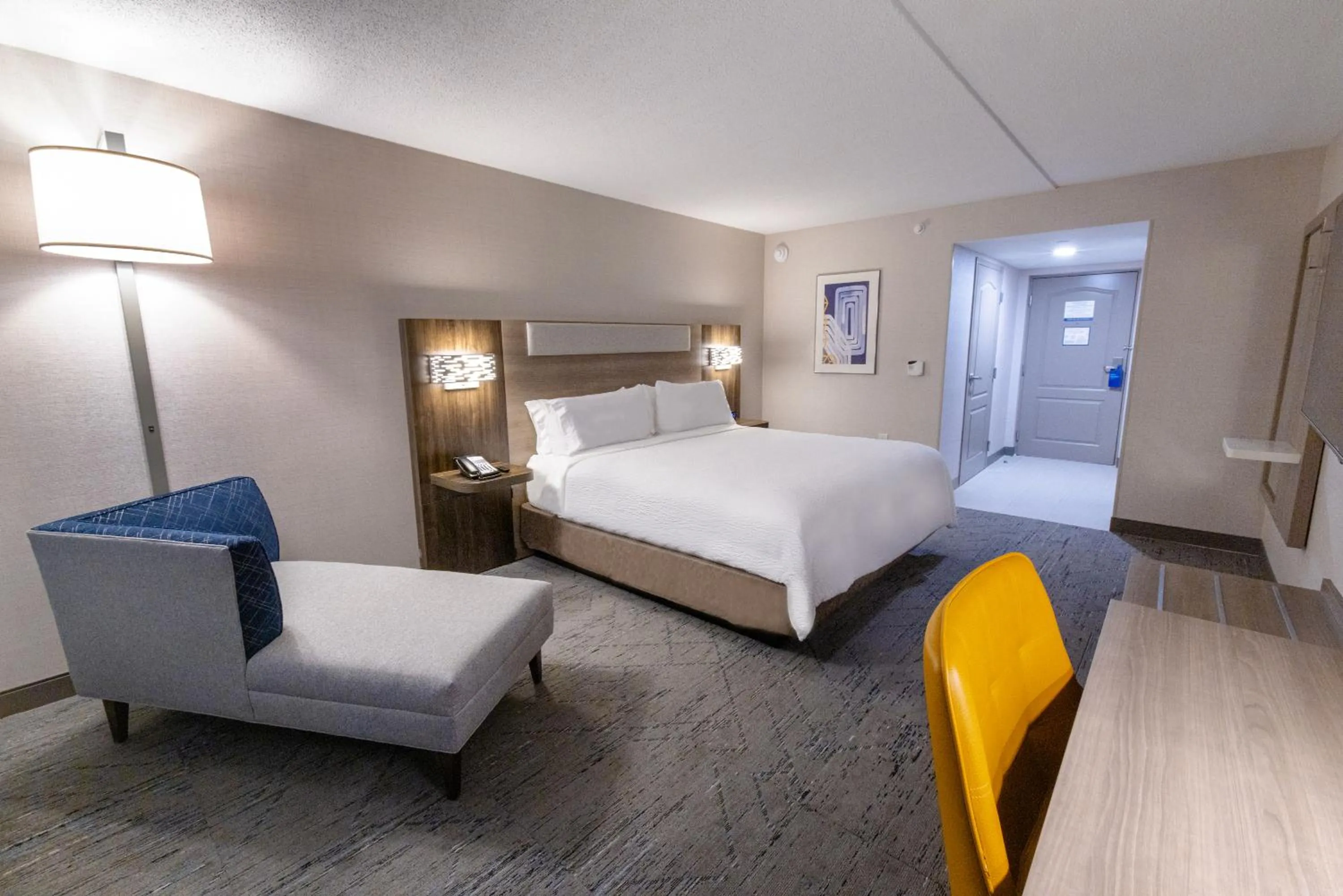 Bed in Holiday Inn Express - Neptune by IHG