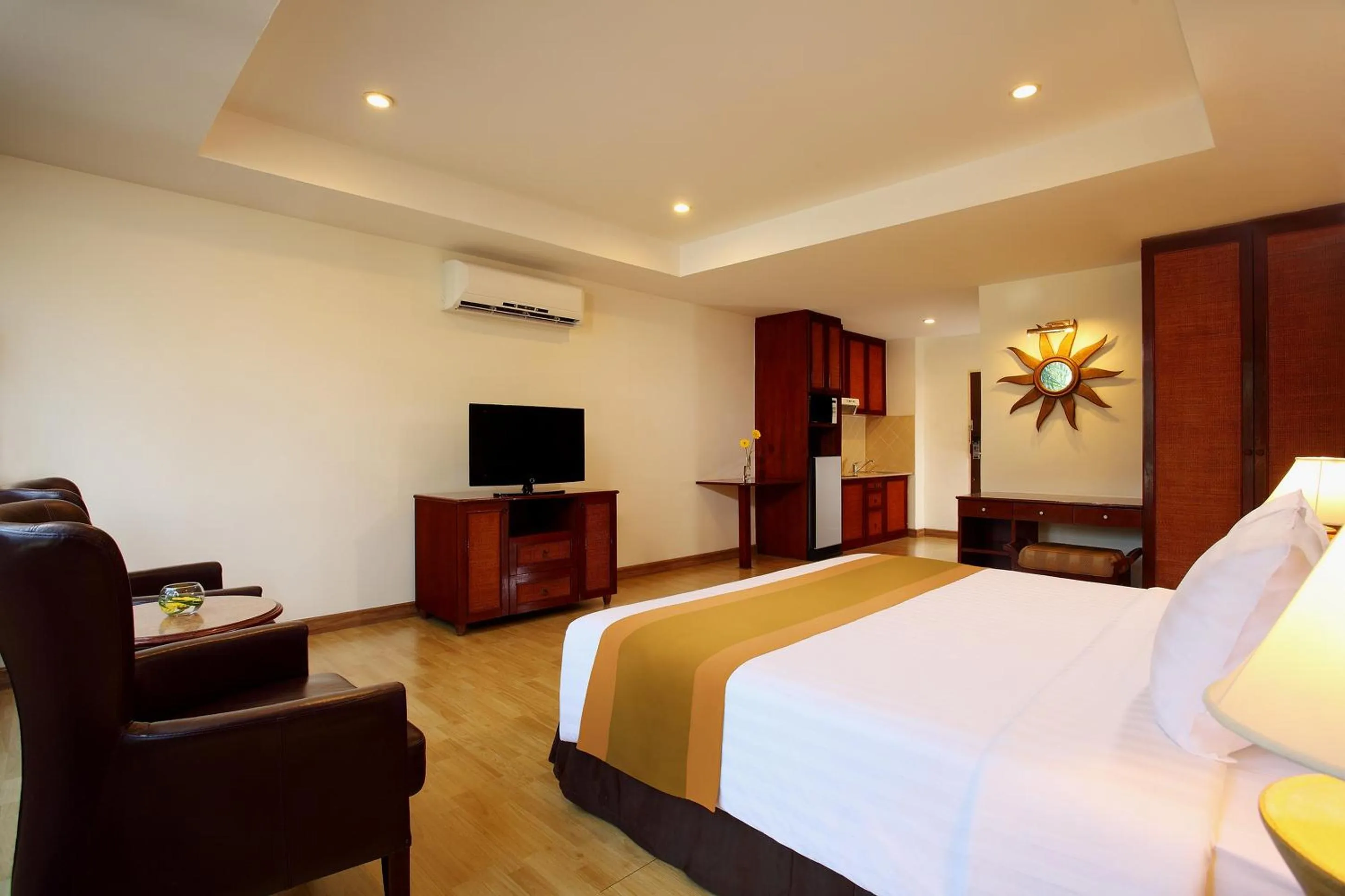 Photo of the whole room, Bed in Nova Park Hotel Pattaya