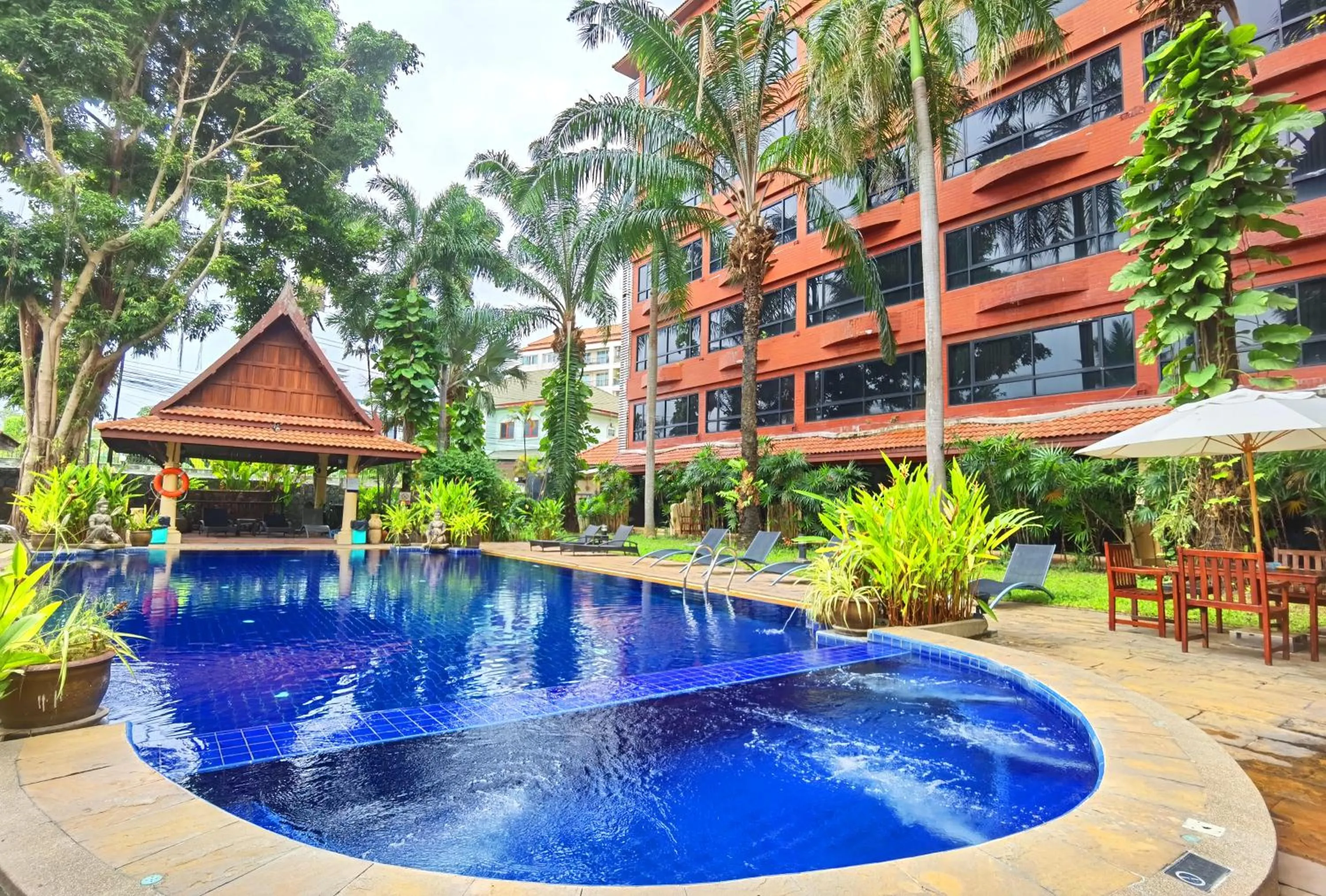 Property building in Nova Park Hotel Pattaya