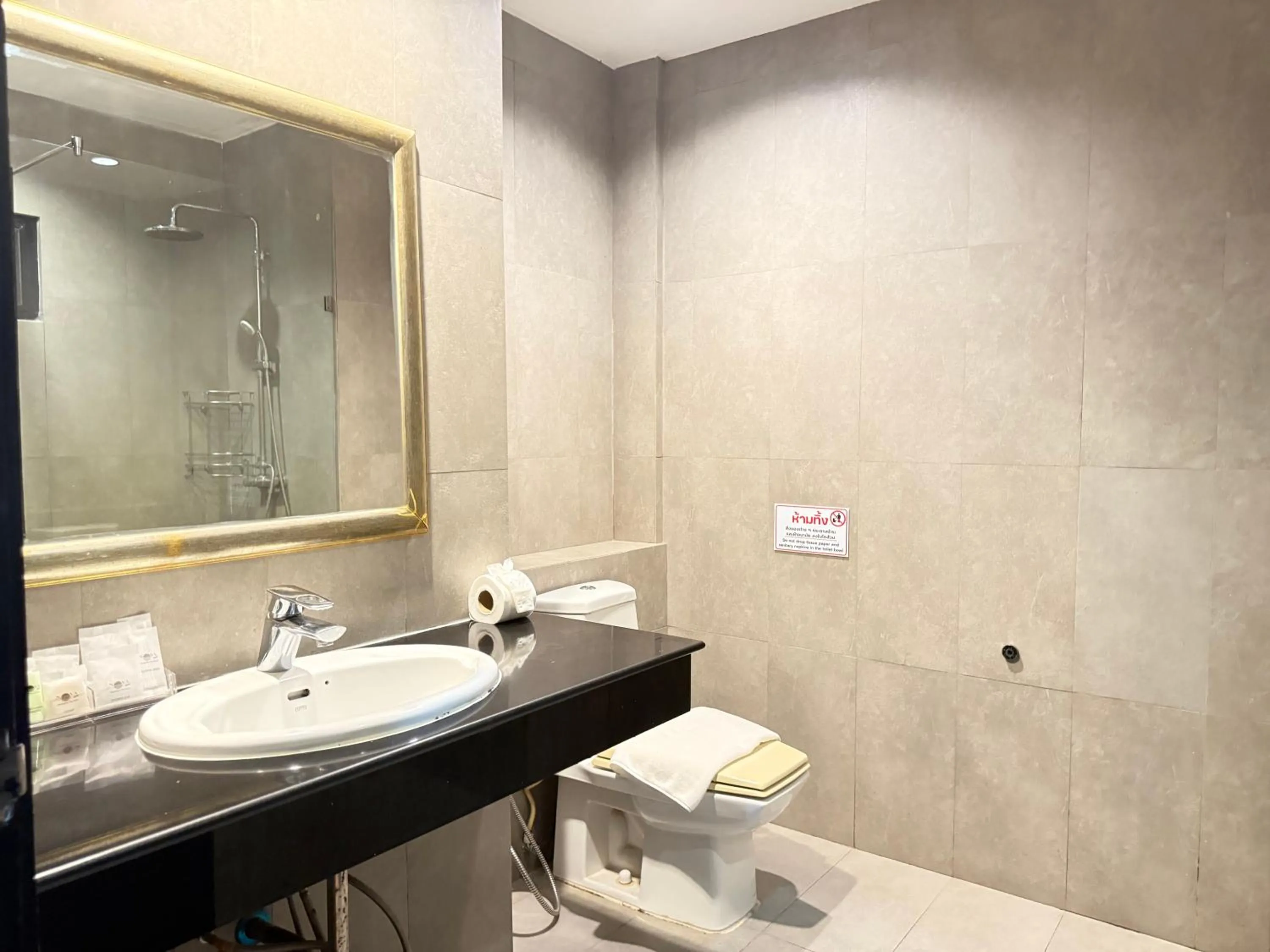 Bathroom in Nova Park Hotel Pattaya