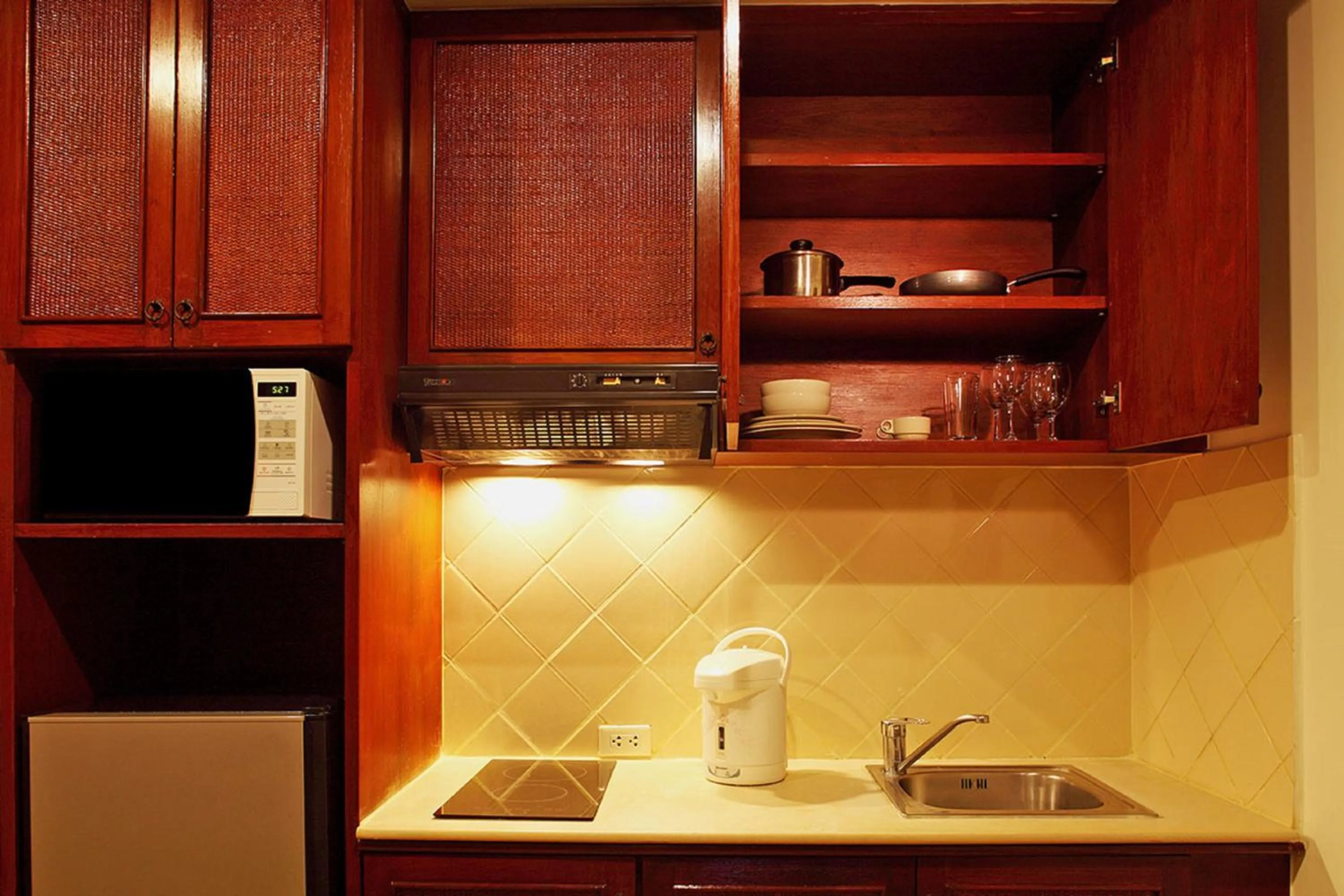 Kitchen or kitchenette in Nova Park Hotel Pattaya