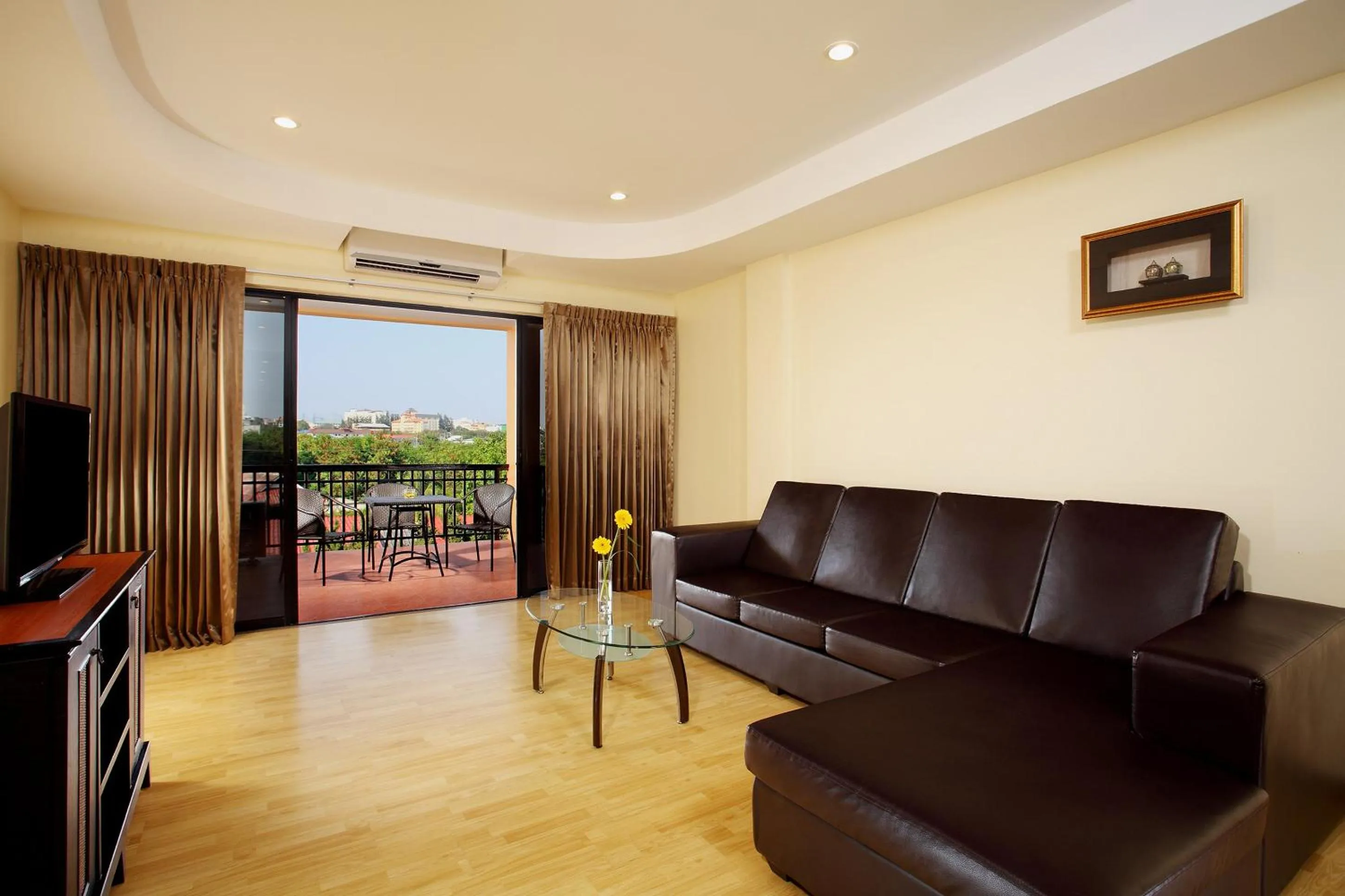 Day in Nova Park Hotel Pattaya