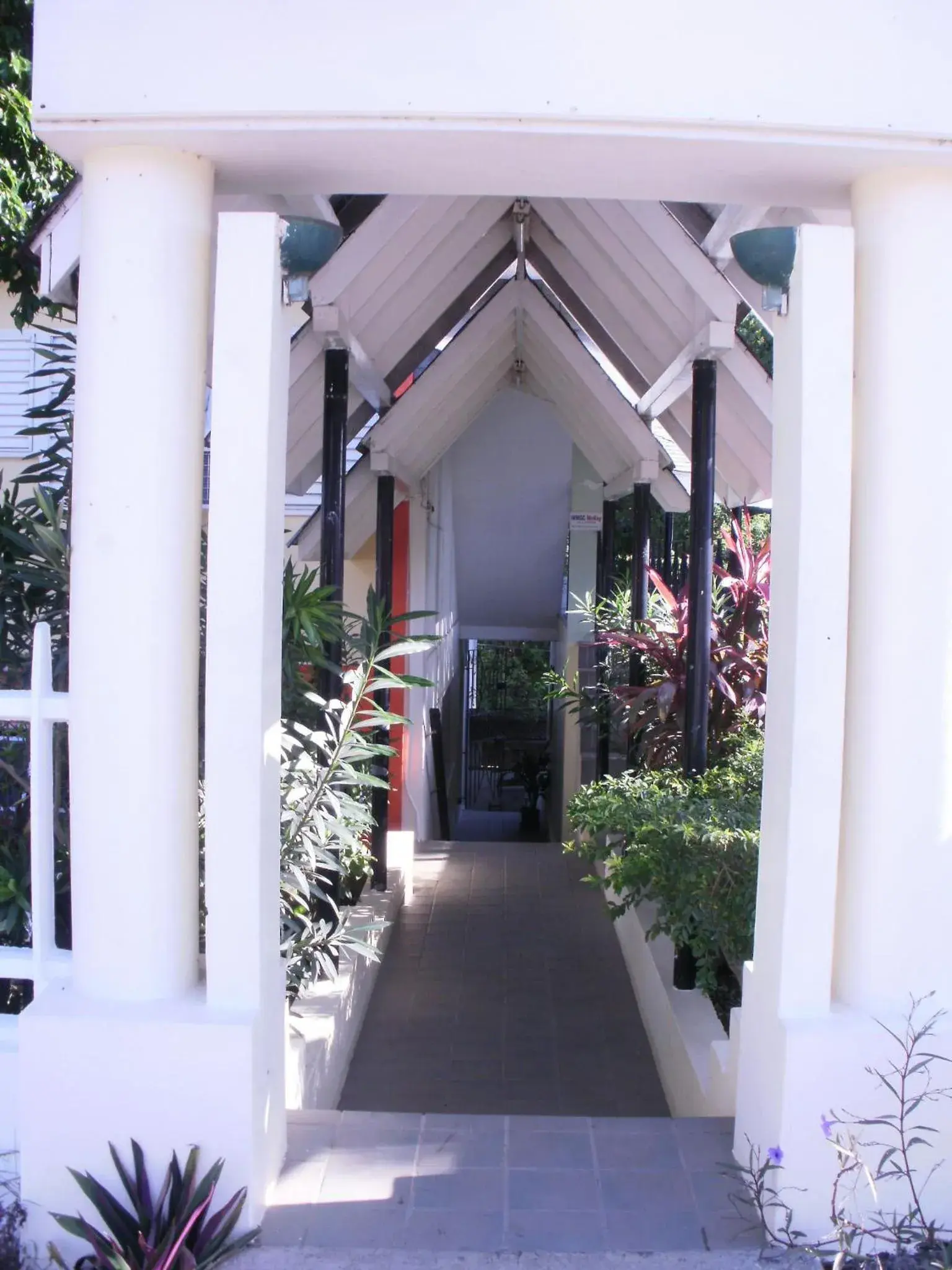Facade/entrance in Pineapple Court Hotel Facade/entrance in Pineapple Court Hotel