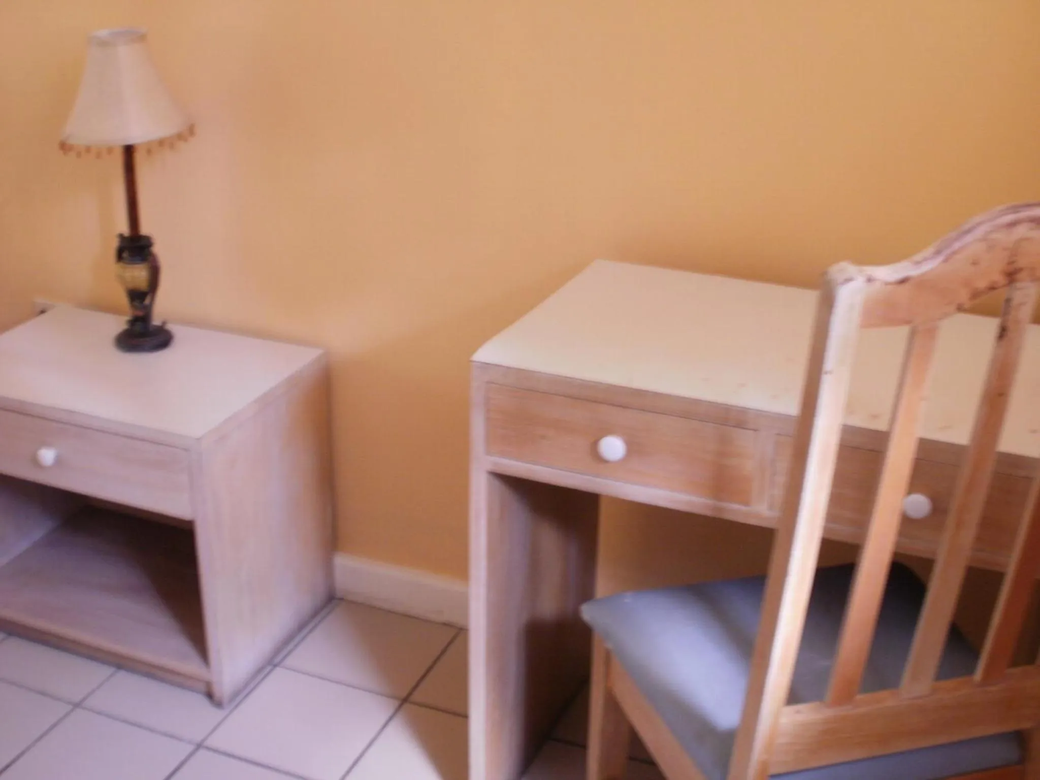 Decorative detail, Bed in Pineapple Court Hotel