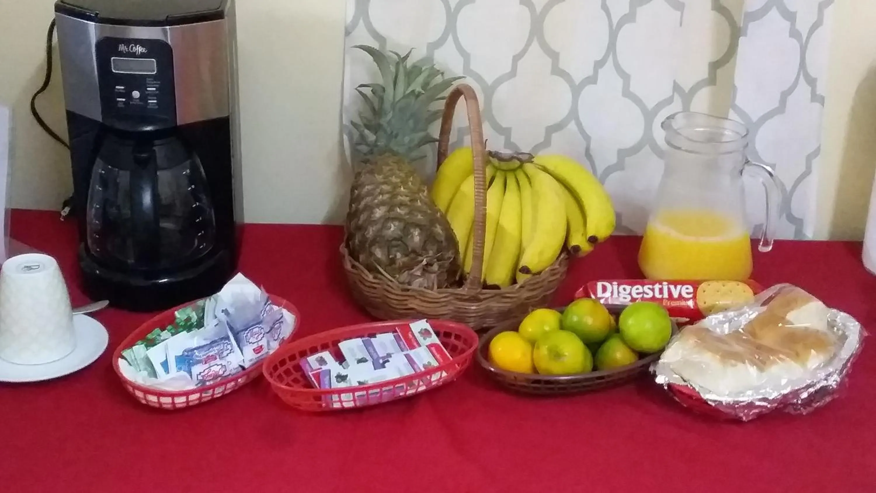 Breakfast in Pineapple Court Hotel