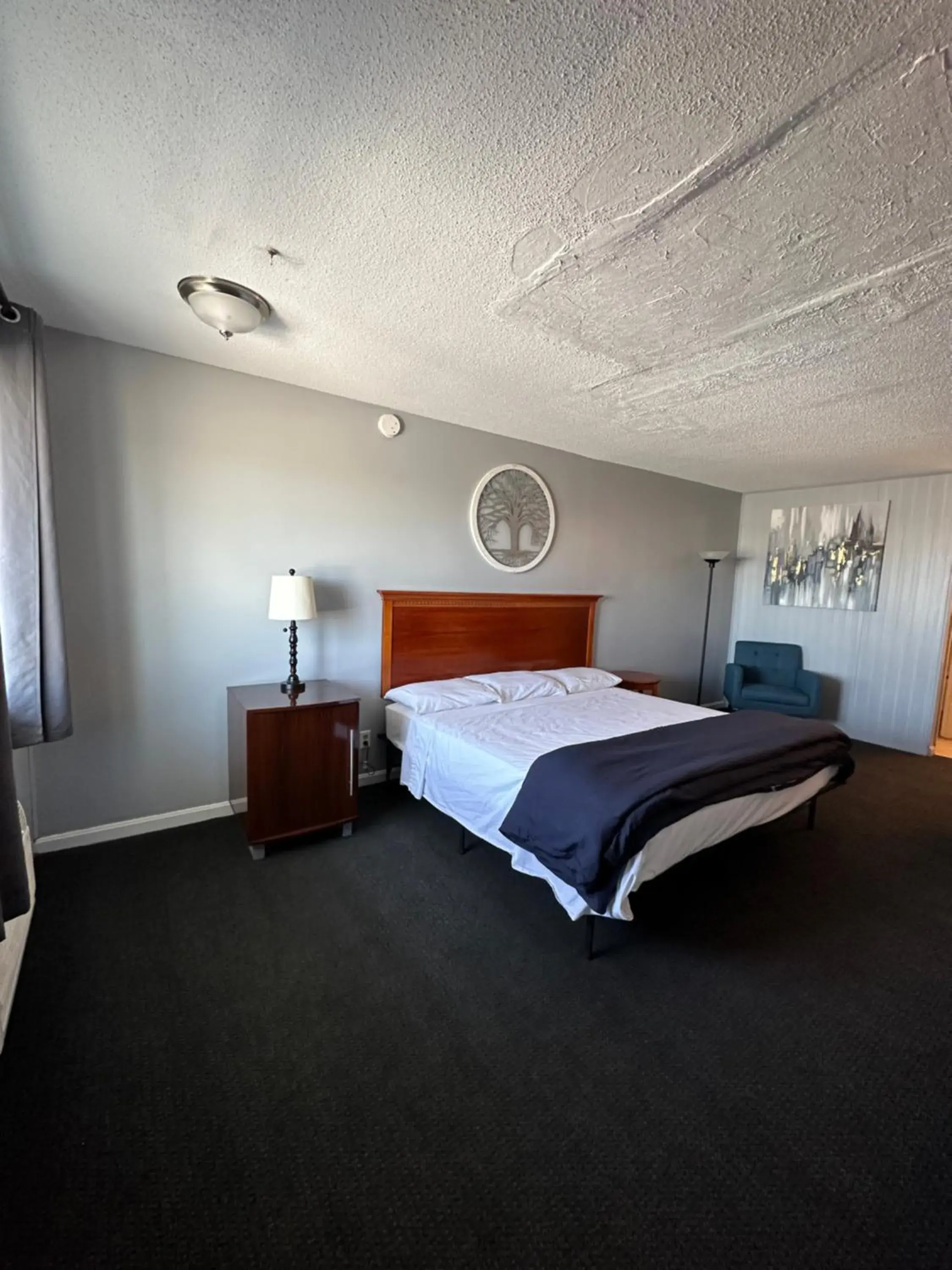 Bedroom, Bed in Paxton Inn Motel Bedroom, Bed in Paxton Inn Motel