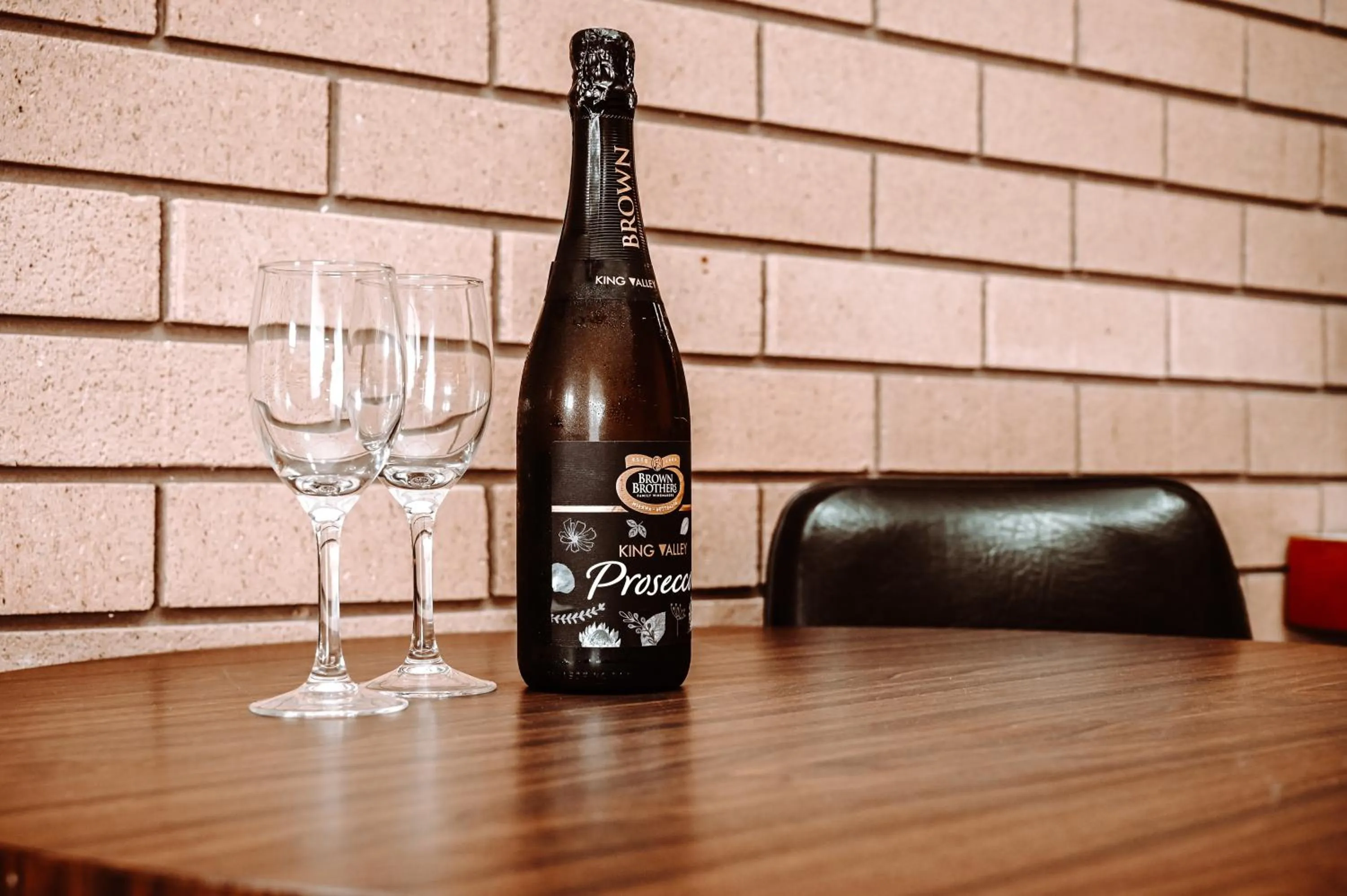 Holbrook Town Centre Motor Inn