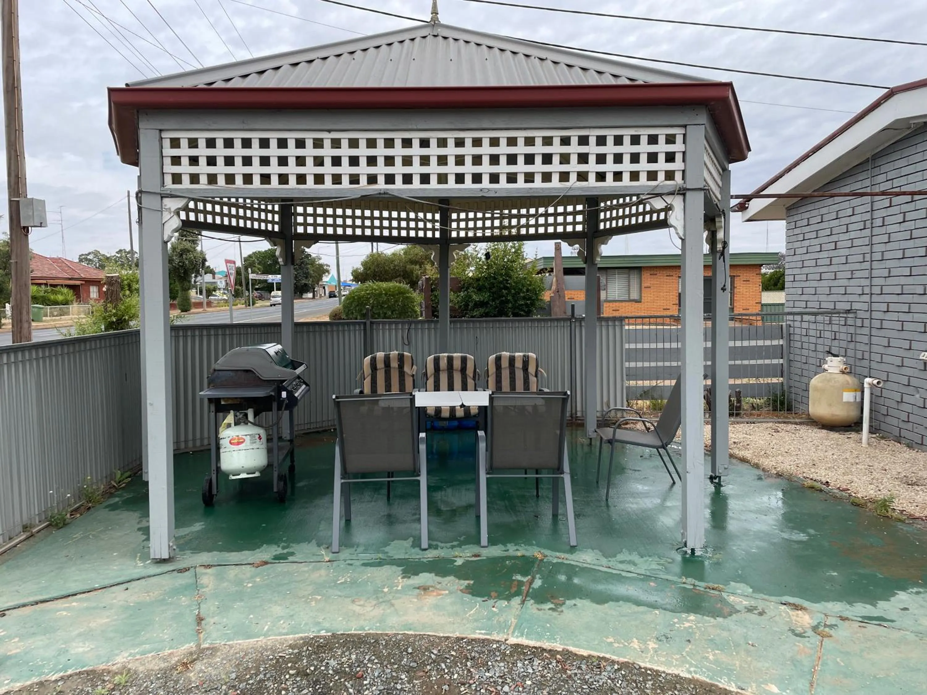 County Lodge Motor Inn