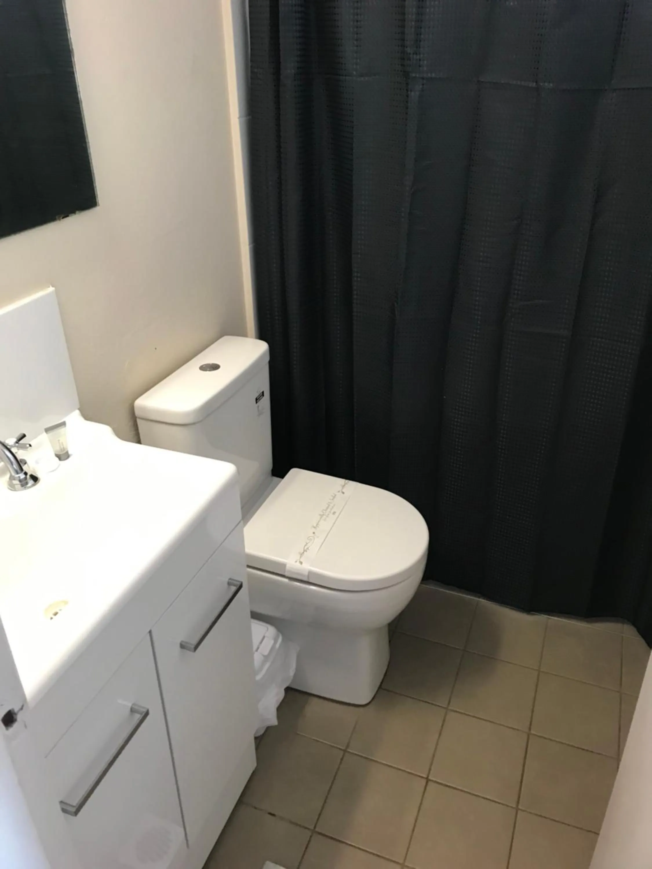 County Lodge Motor Inn