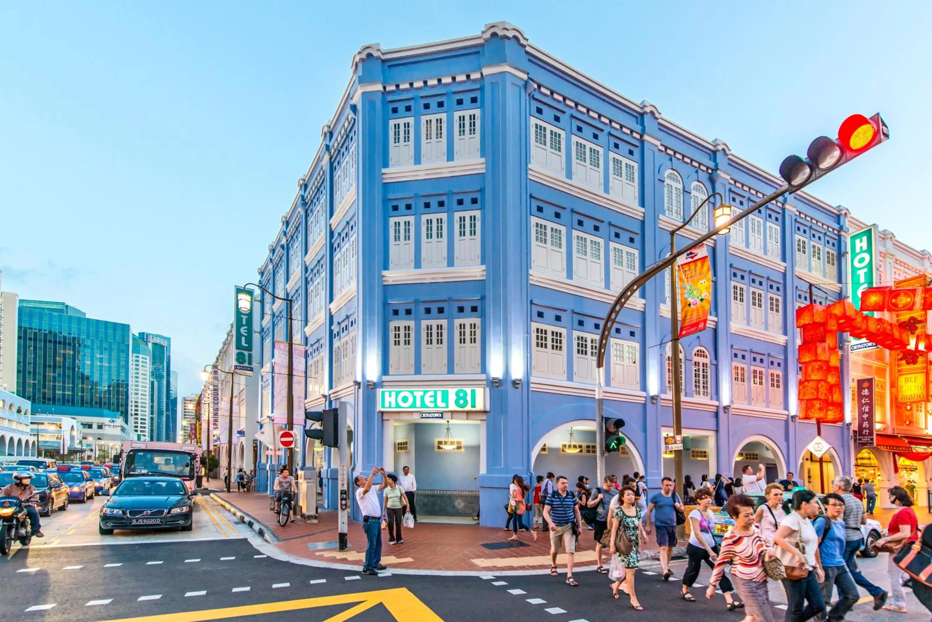 Facade/entrance in Hotel 81 Chinatown