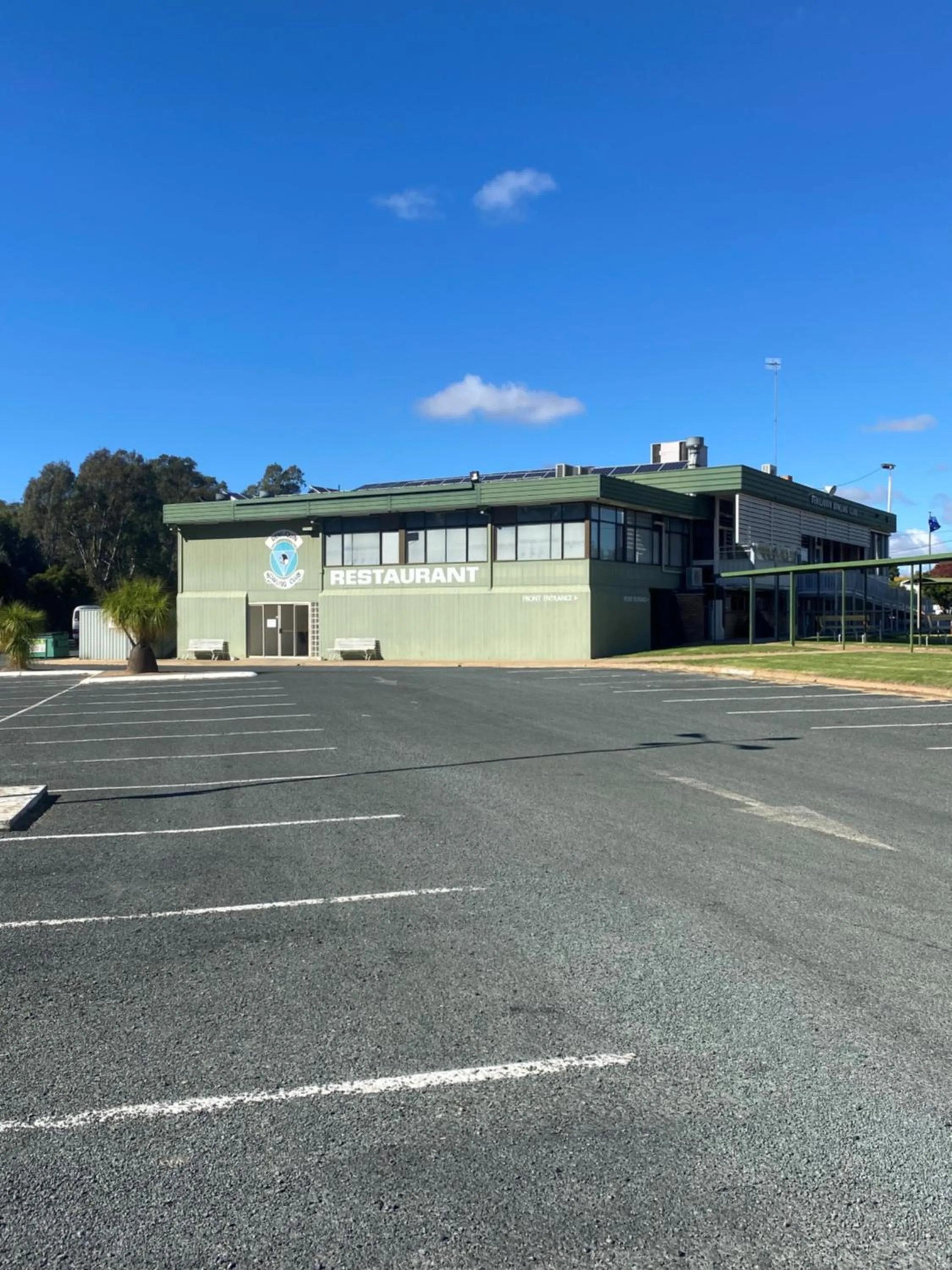 Restaurant/places to eat in Deniliquin Country Club Motor Inn