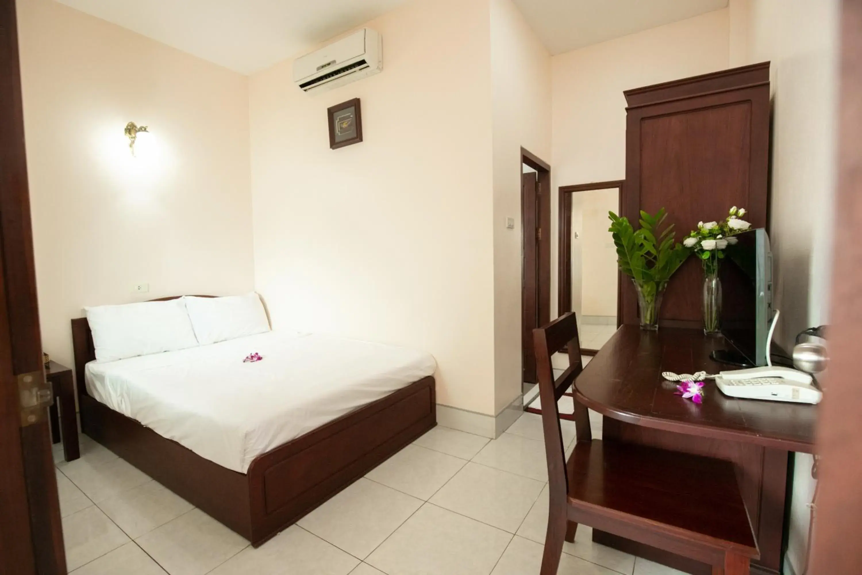 Bedroom, Bed in Hoang Kim Hotel Bedroom, Bed in Hoang Kim Hotel