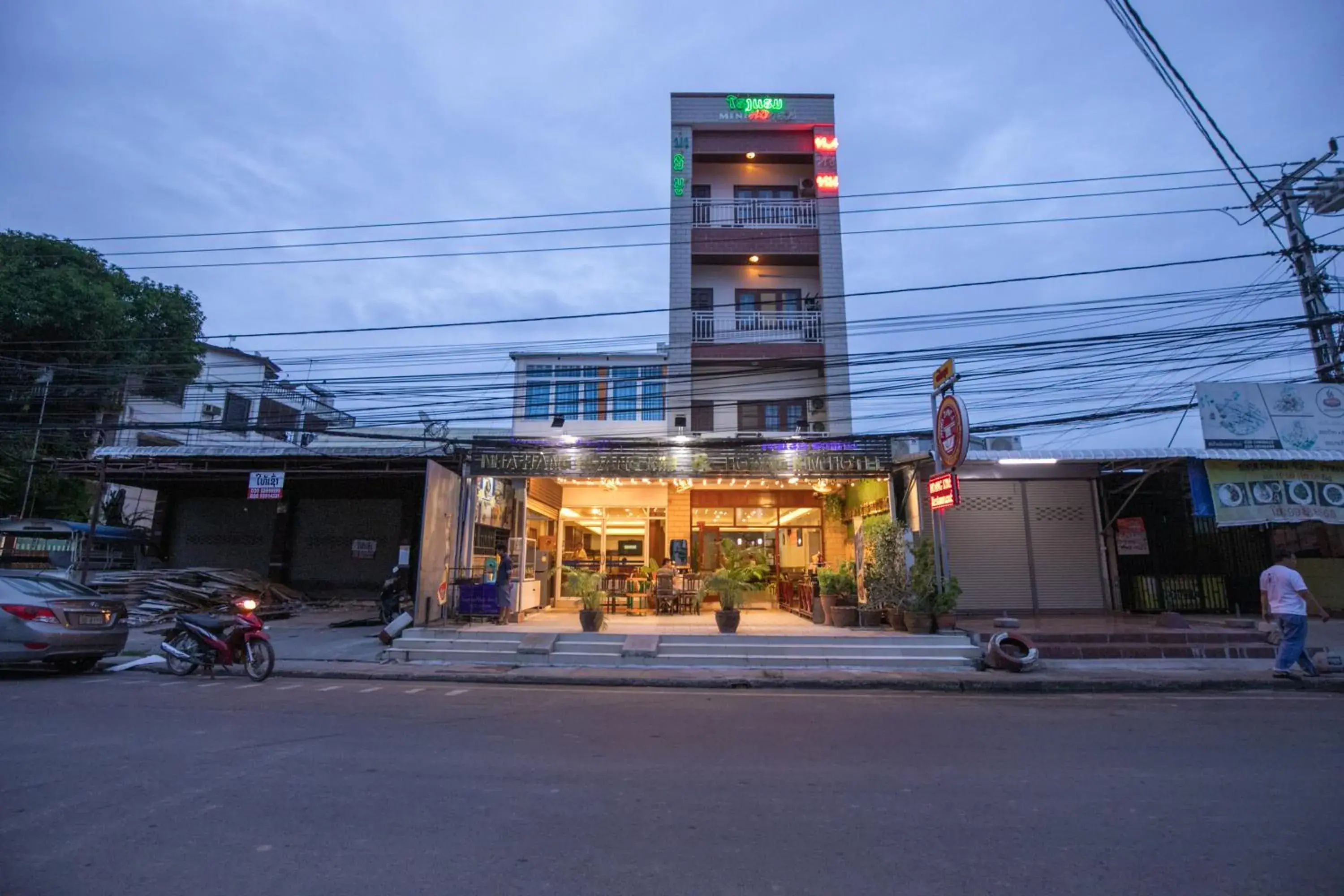 Property building in Hoang Kim Hotel Property building in Hoang Kim Hotel