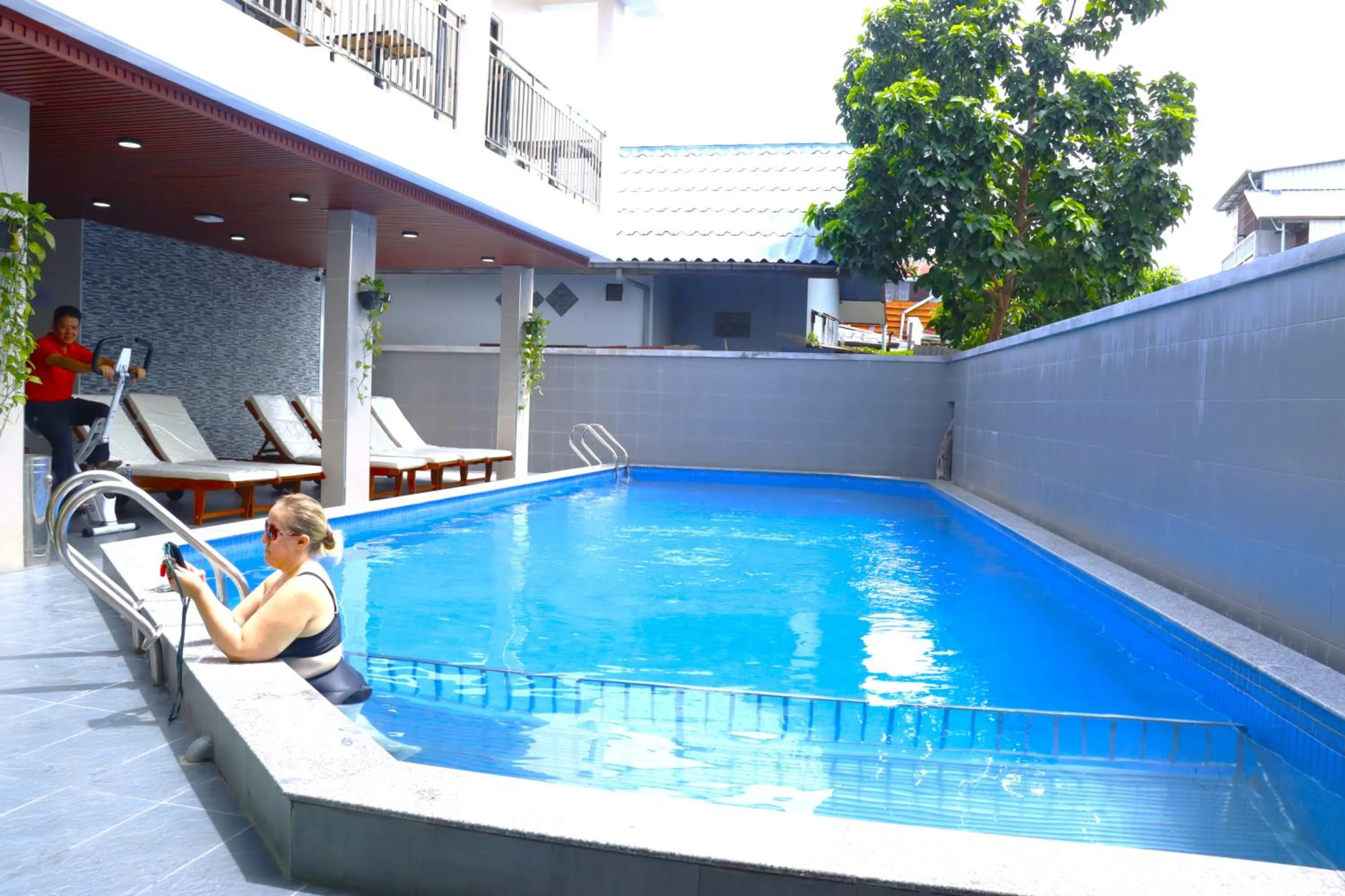 Swimming pool in Hoang Kim Hotel