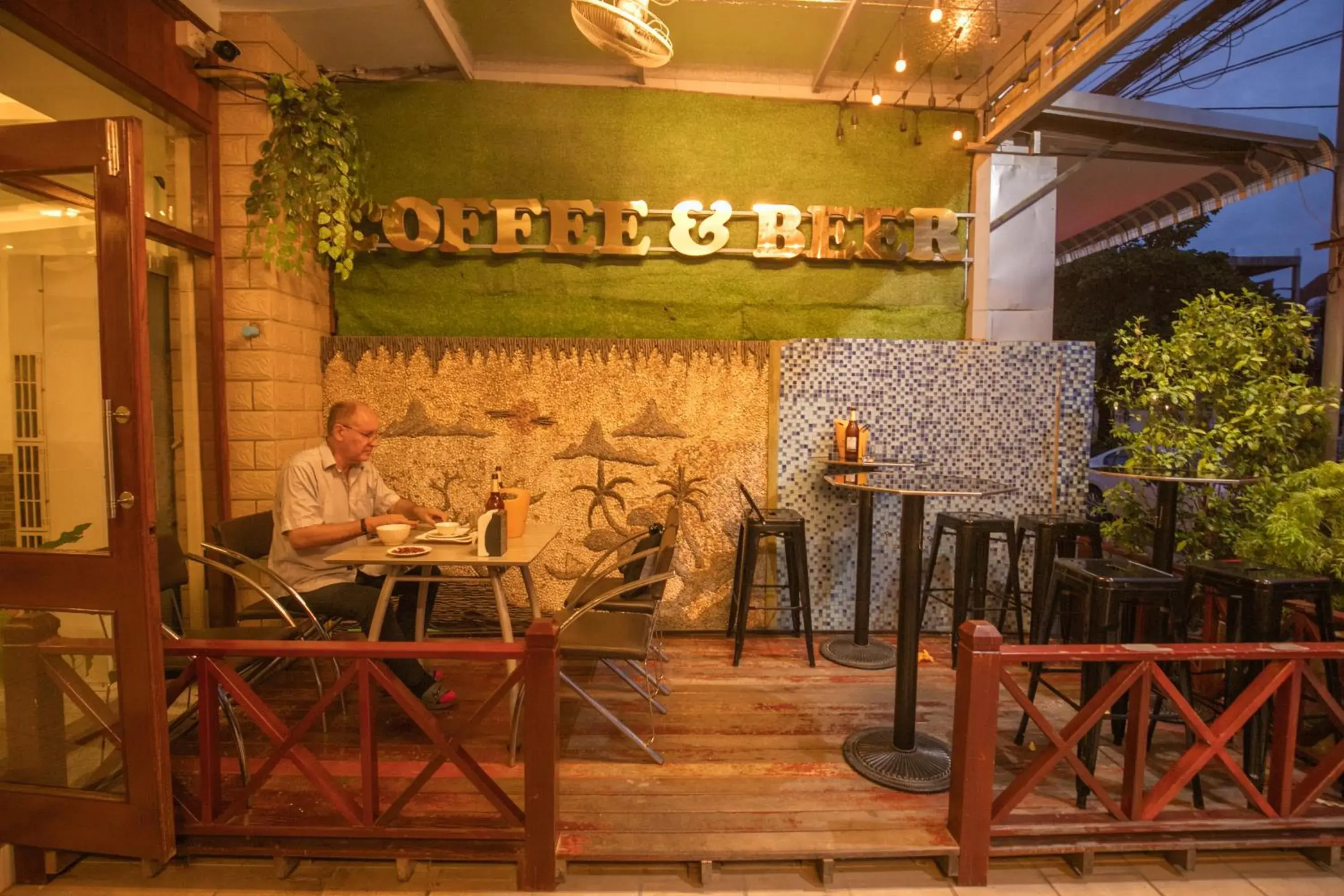 Restaurant/places to eat in Hoang Kim Hotel Restaurant/places to eat in Hoang Kim Hotel