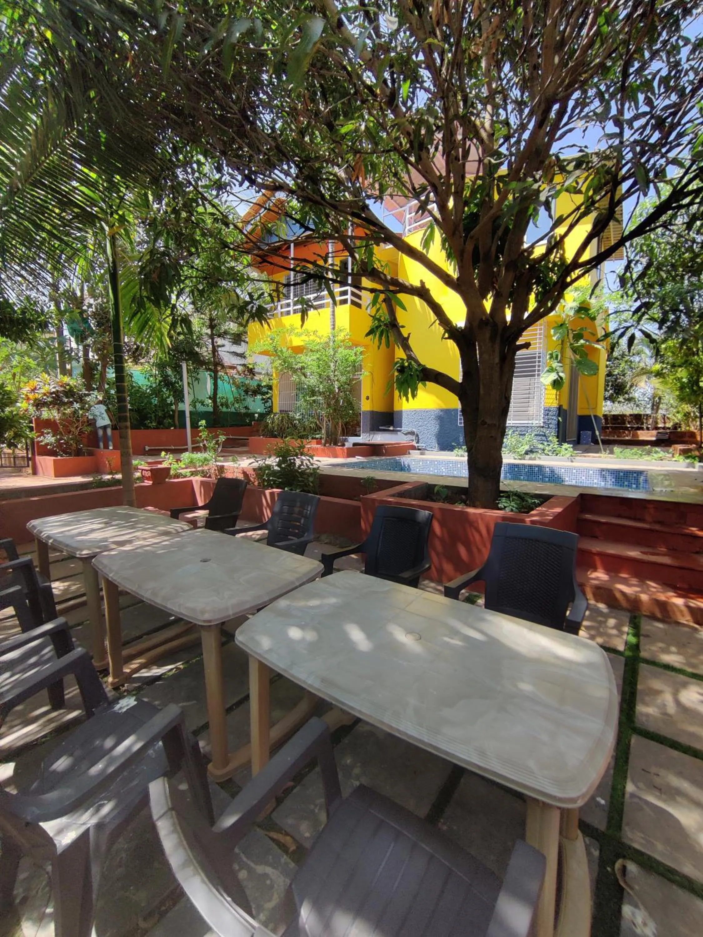 Garden view in Redstone House by Oxystays Hospitality