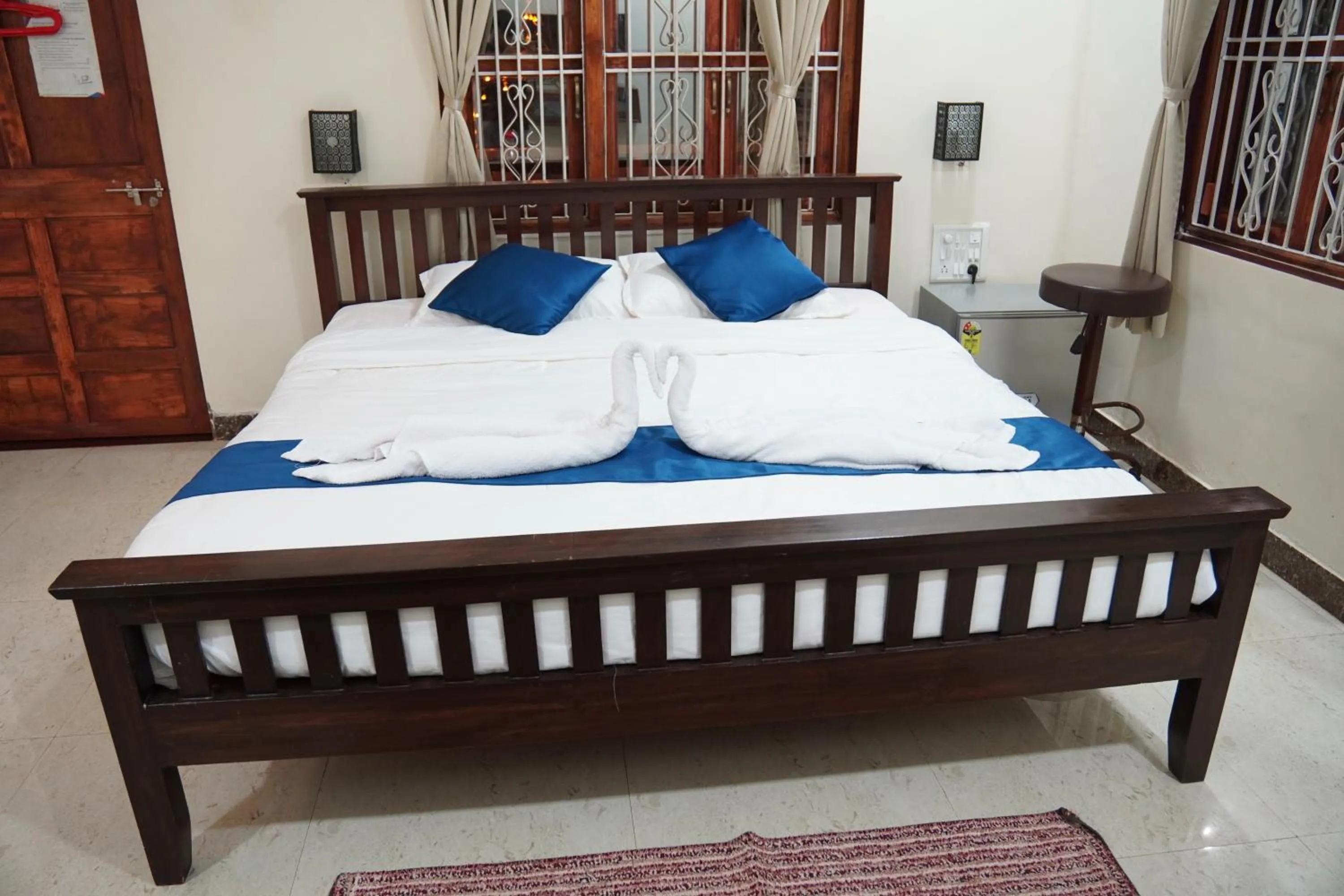 Bed in Redstone House by Oxystays Hospitality