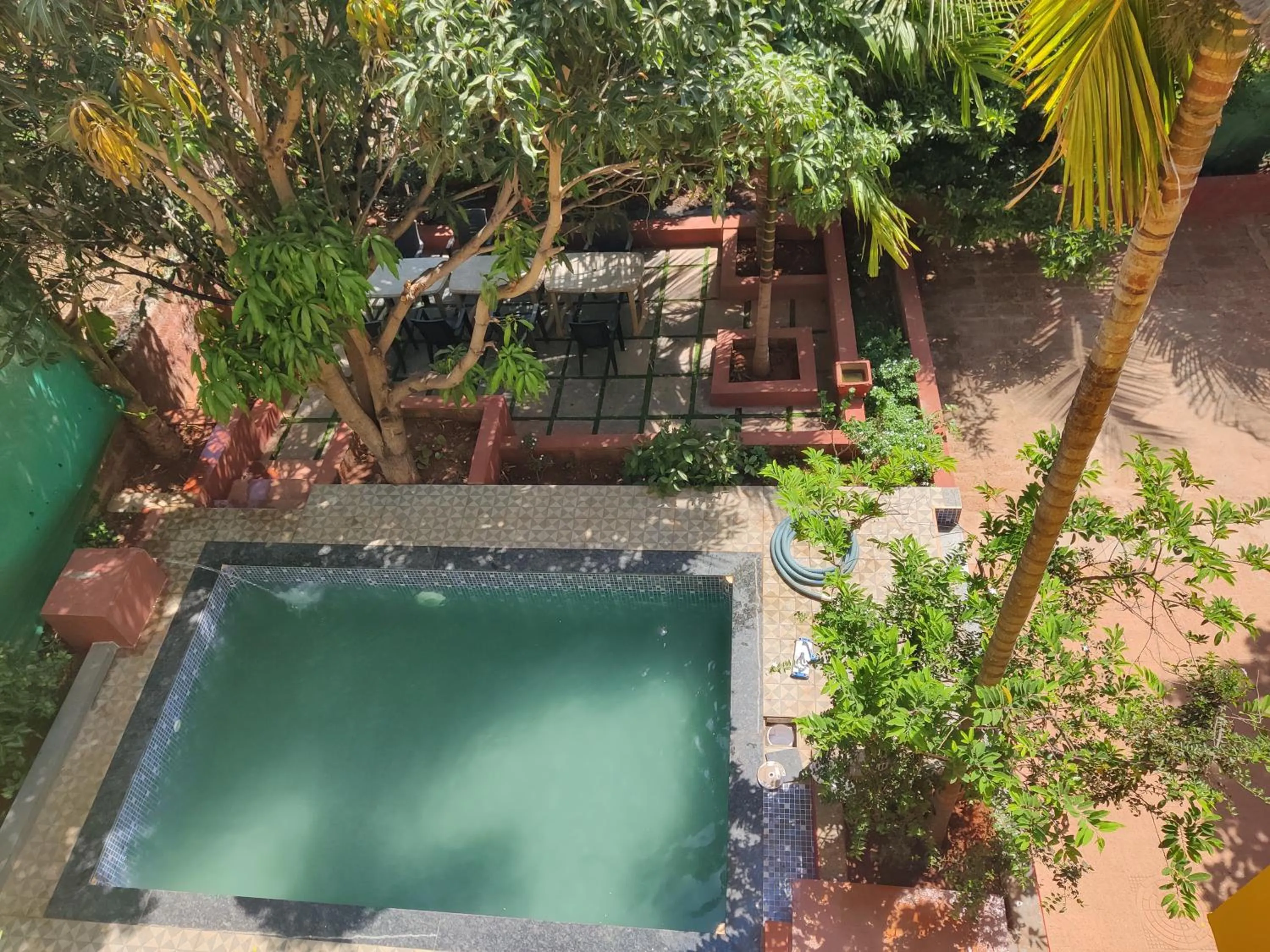 Garden view in Redstone House by Oxystays Hospitality