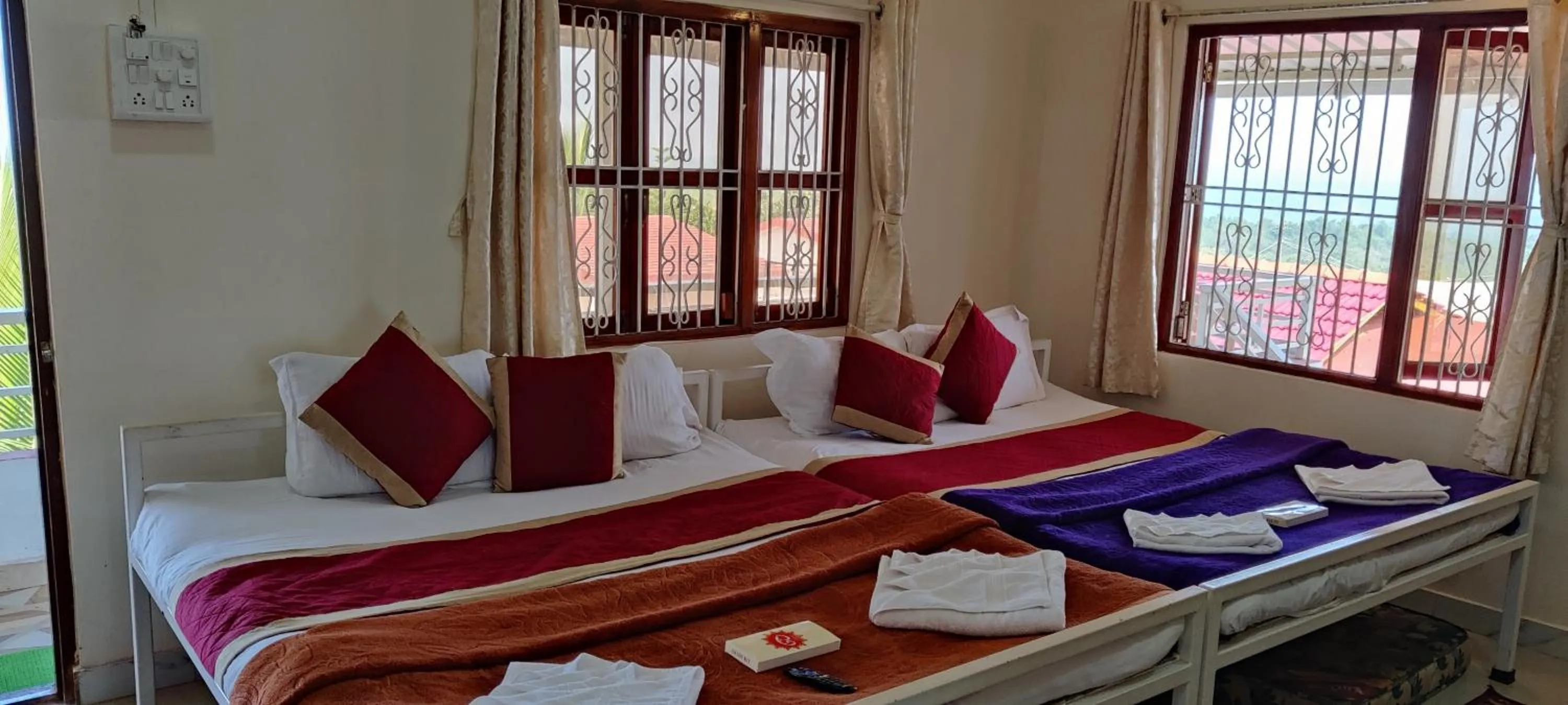 Bed in Redstone House by Oxystays Hospitality