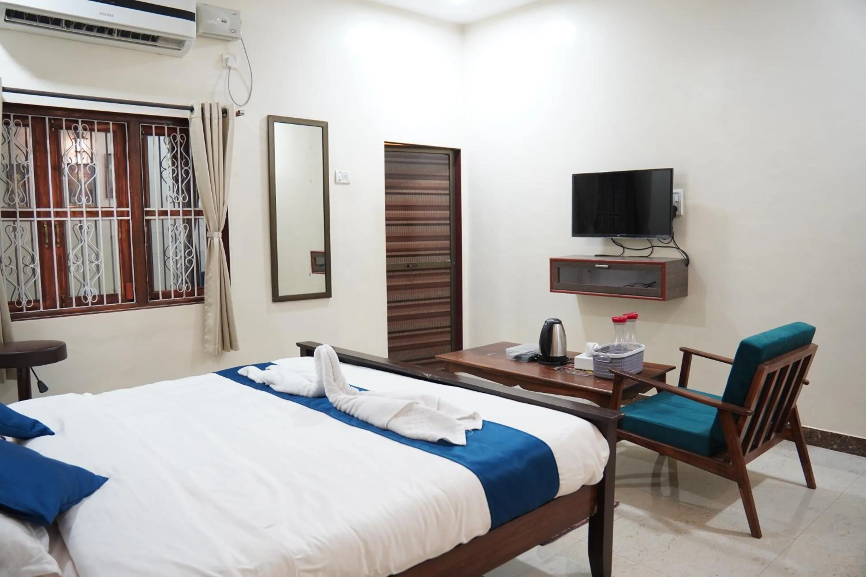 Bed in Redstone House by Oxystays Hospitality