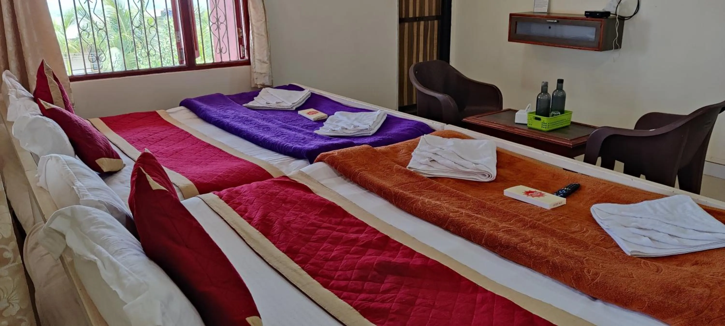 Bed in Redstone House by Oxystays Hospitality