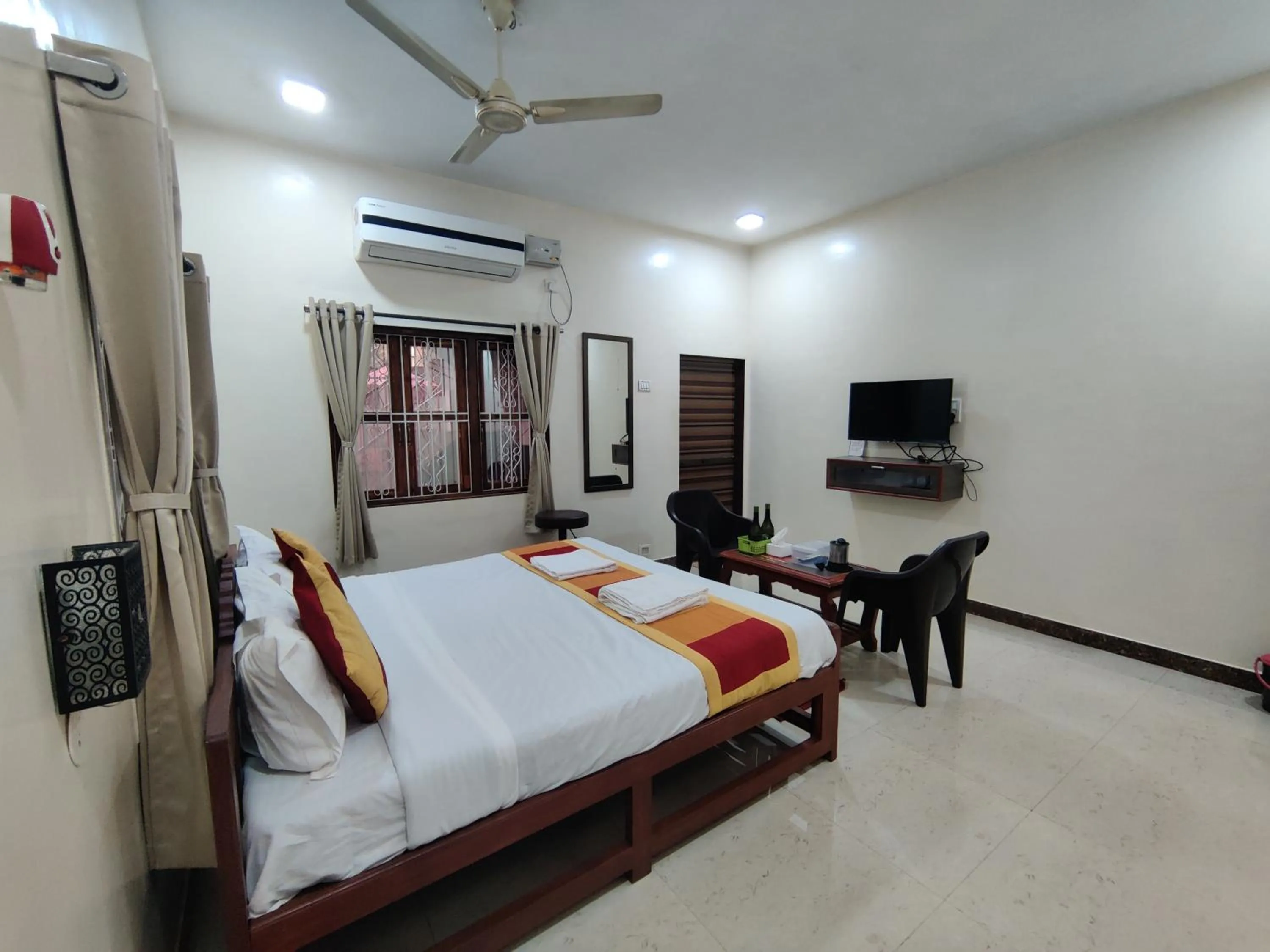 Bed in Redstone House by Oxystays Hospitality