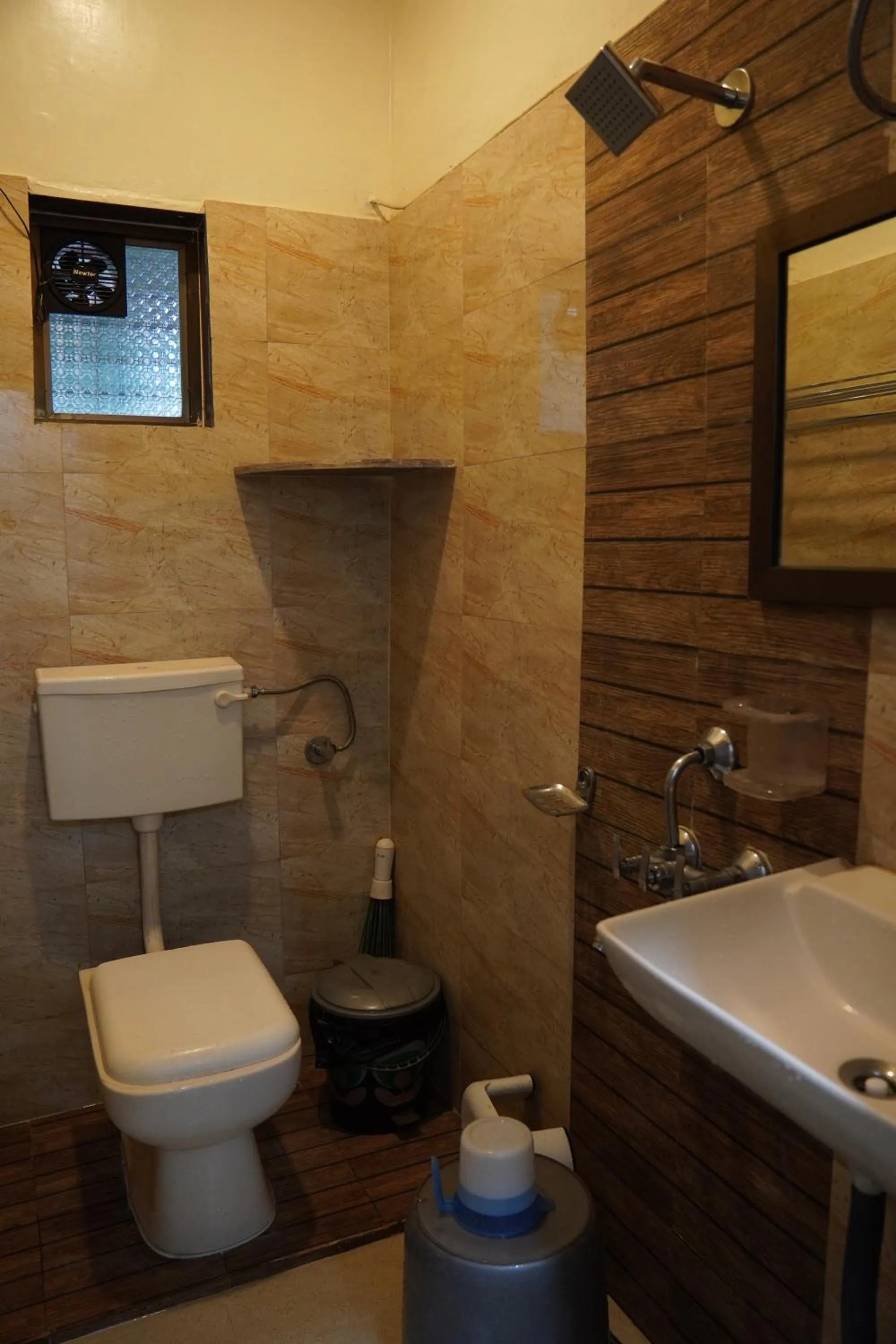 Redstone House by Oxystays Hospitality