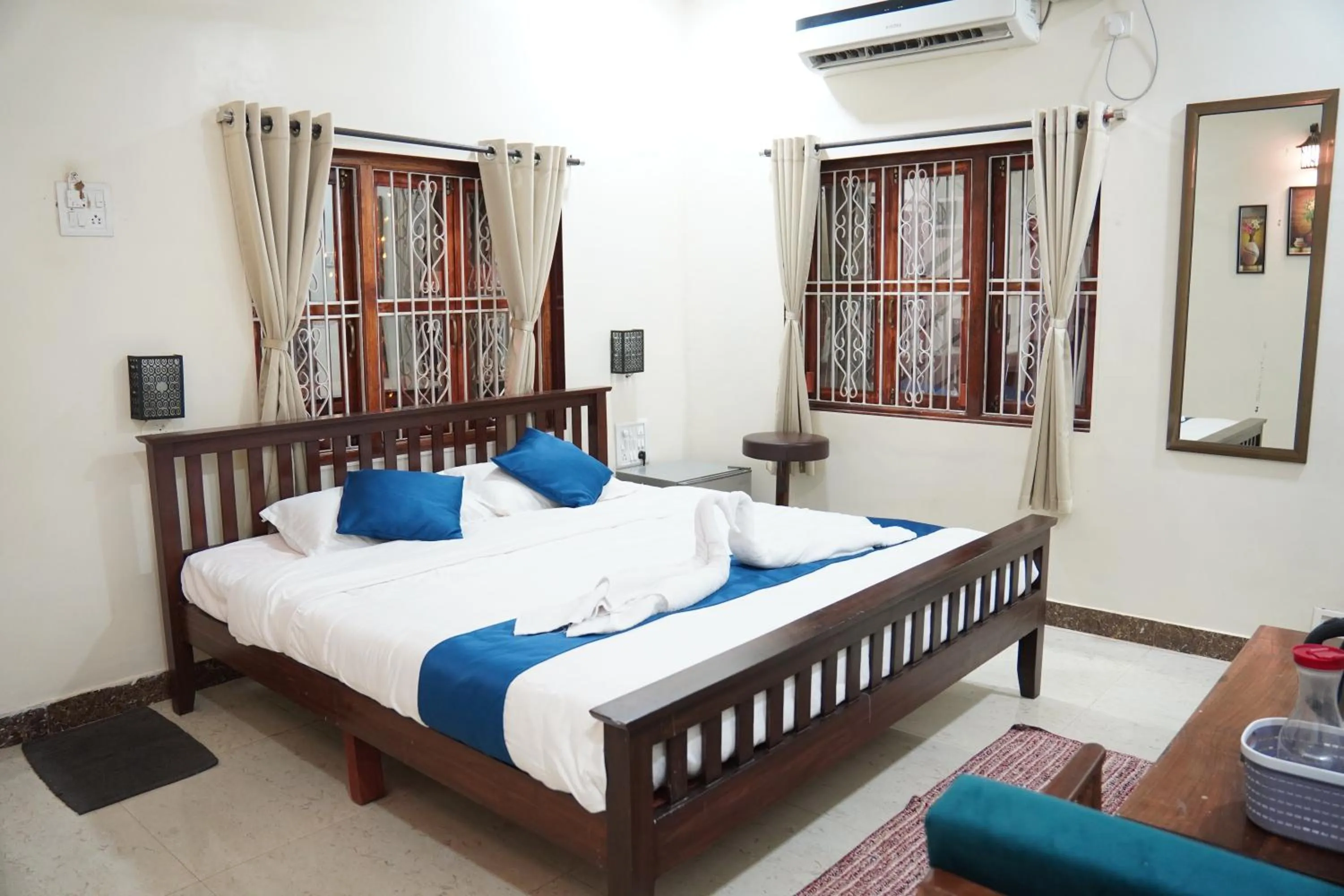 Bed in Redstone House by Oxystays Hospitality