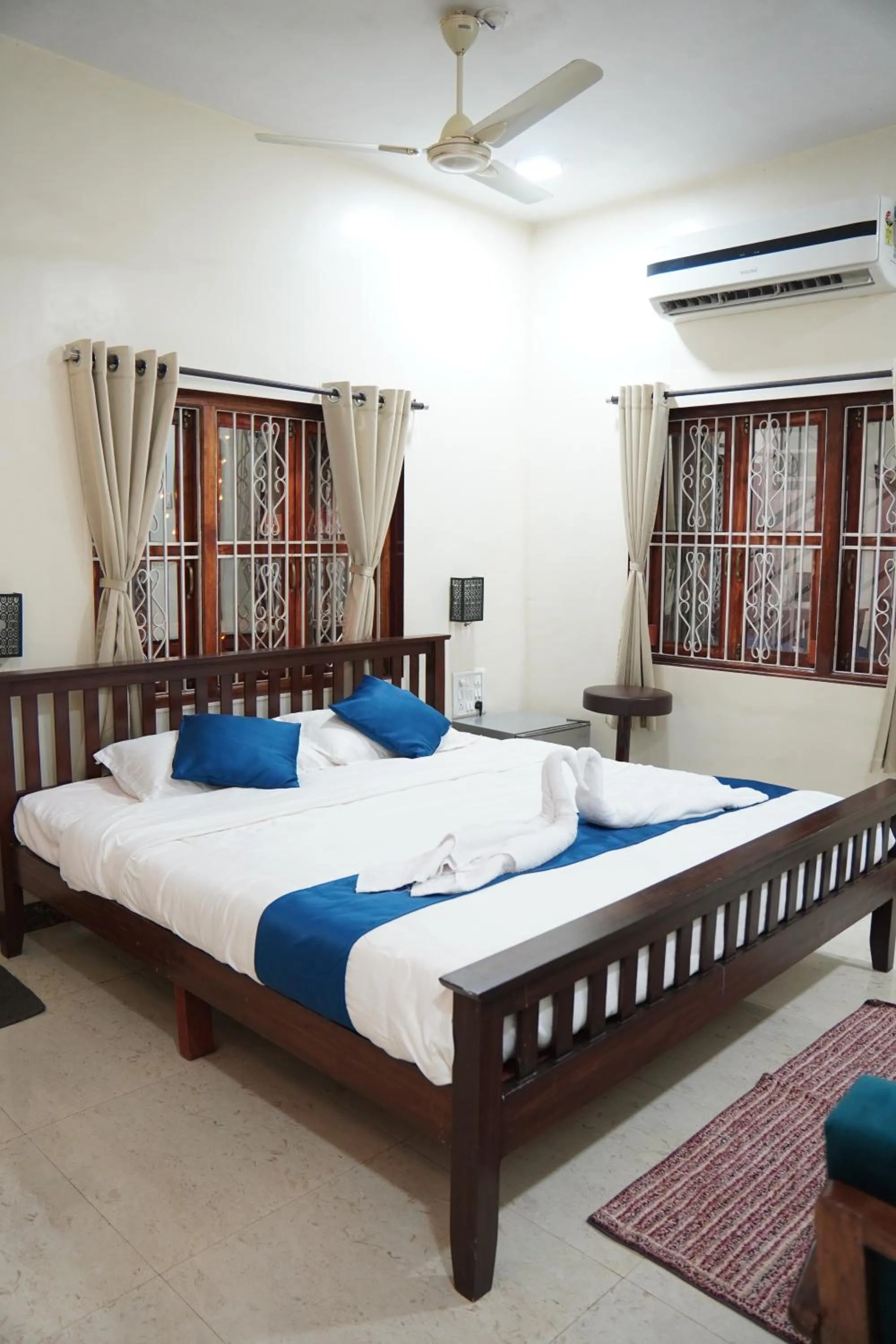 Bed in Redstone House by Oxystays Hospitality