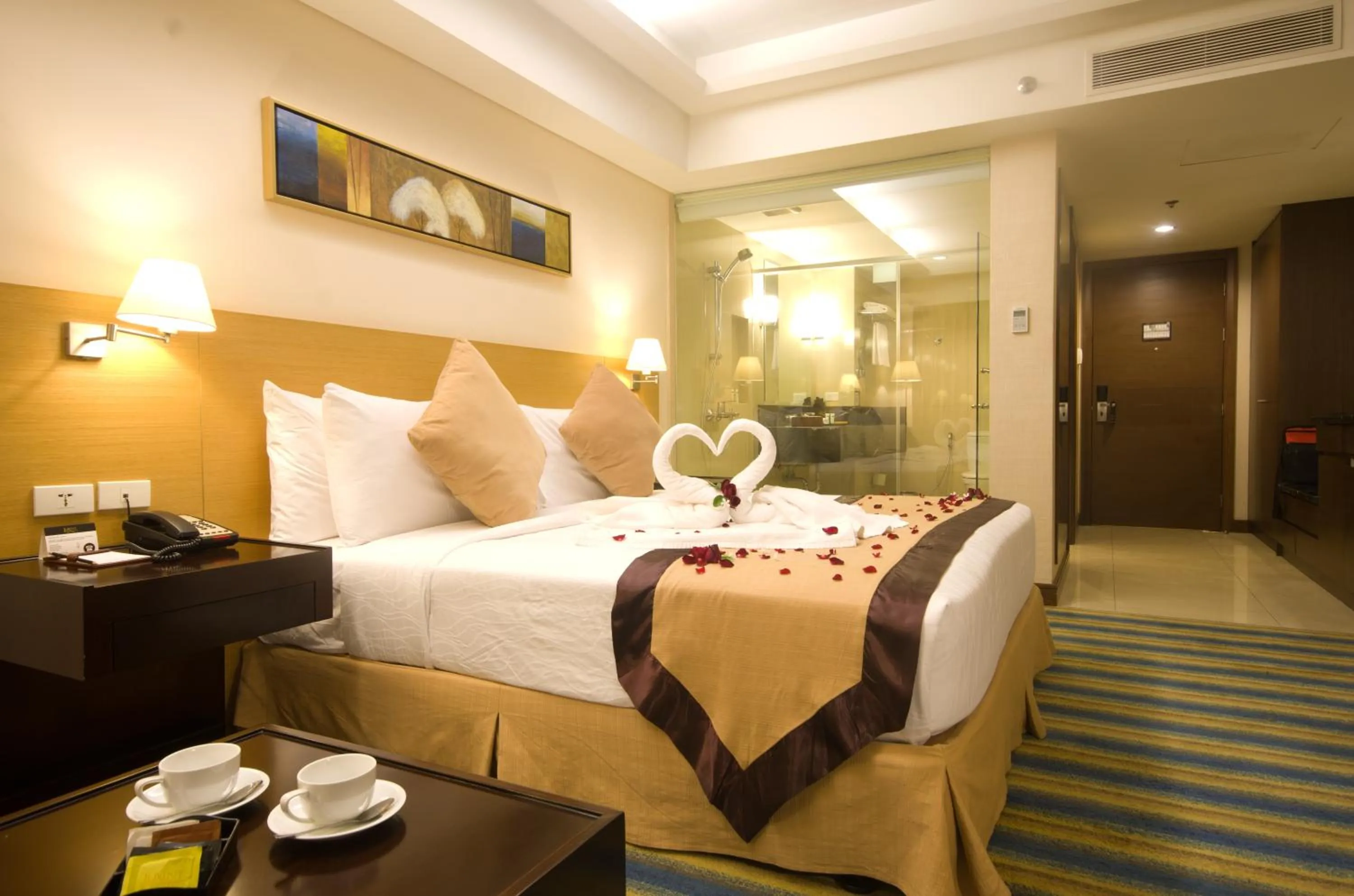 Photo of the whole room, Bed in Luxent Hotel