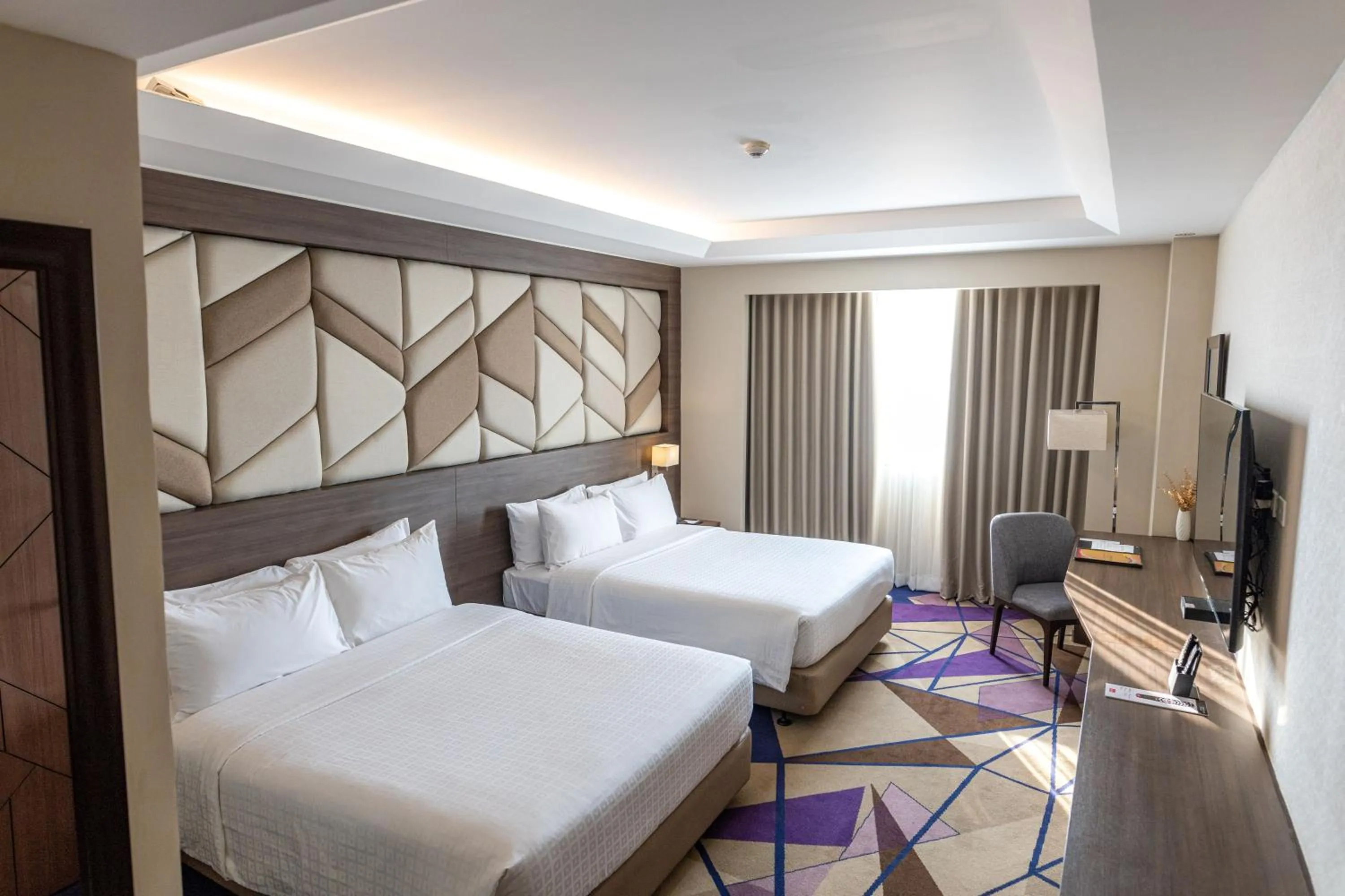 Bedroom, Bed in Luxent Hotel