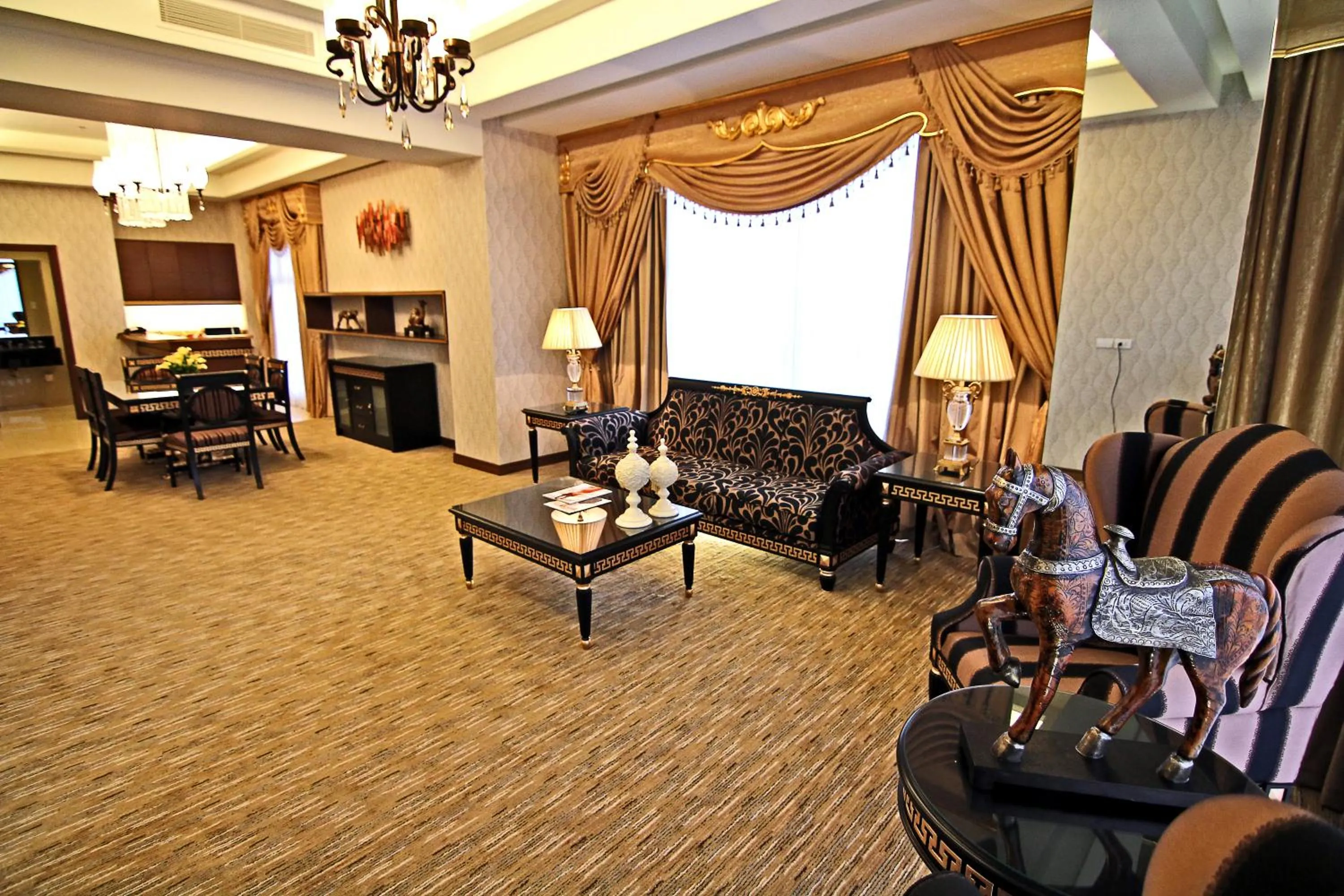 Living room in Luxent Hotel