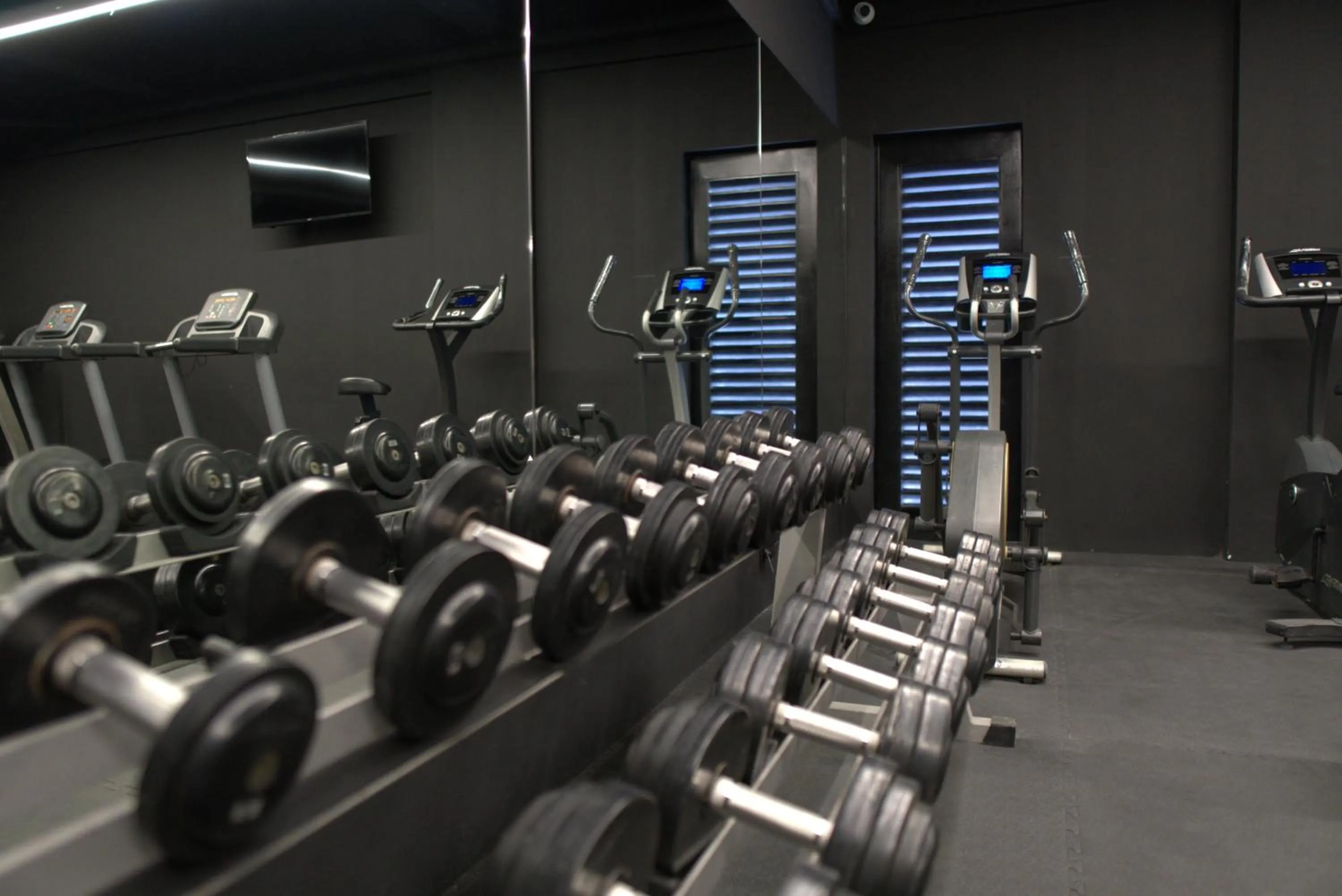 Fitness centre/facilities in Luxent Hotel