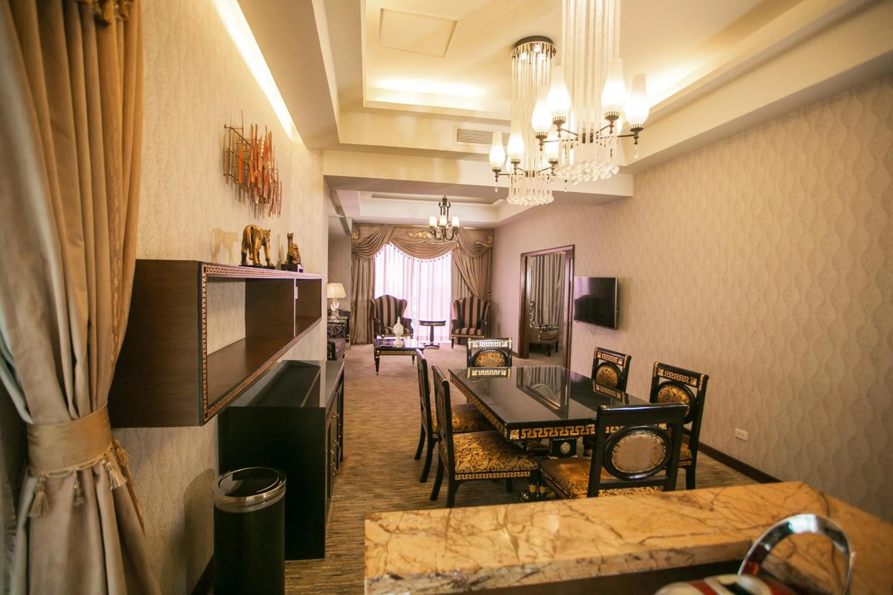 Living room in Luxent Hotel