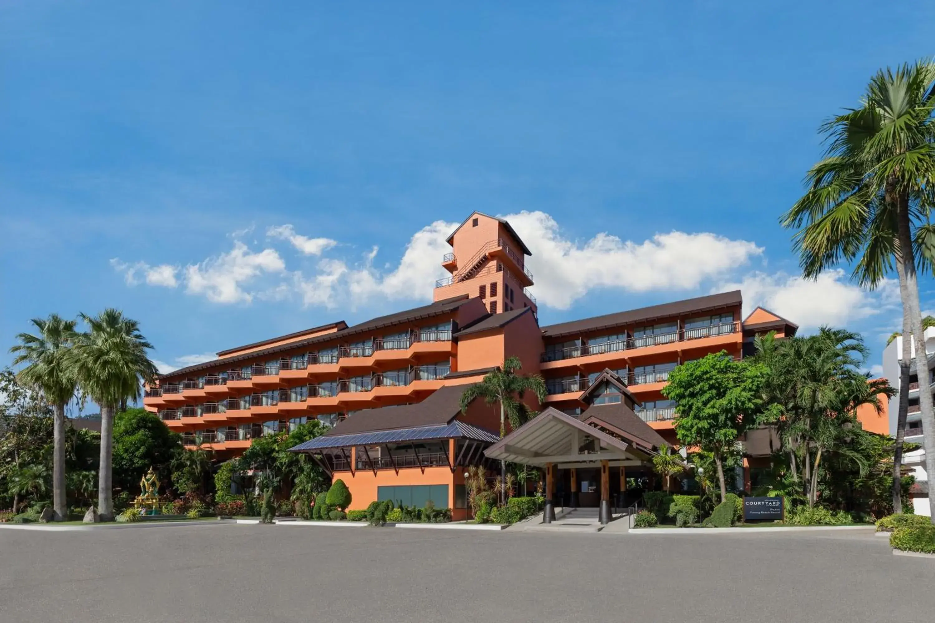 Property Building in Patong Merlin Hotel - SHA Plus Property Building in Patong Merlin Hotel - SHA Plus