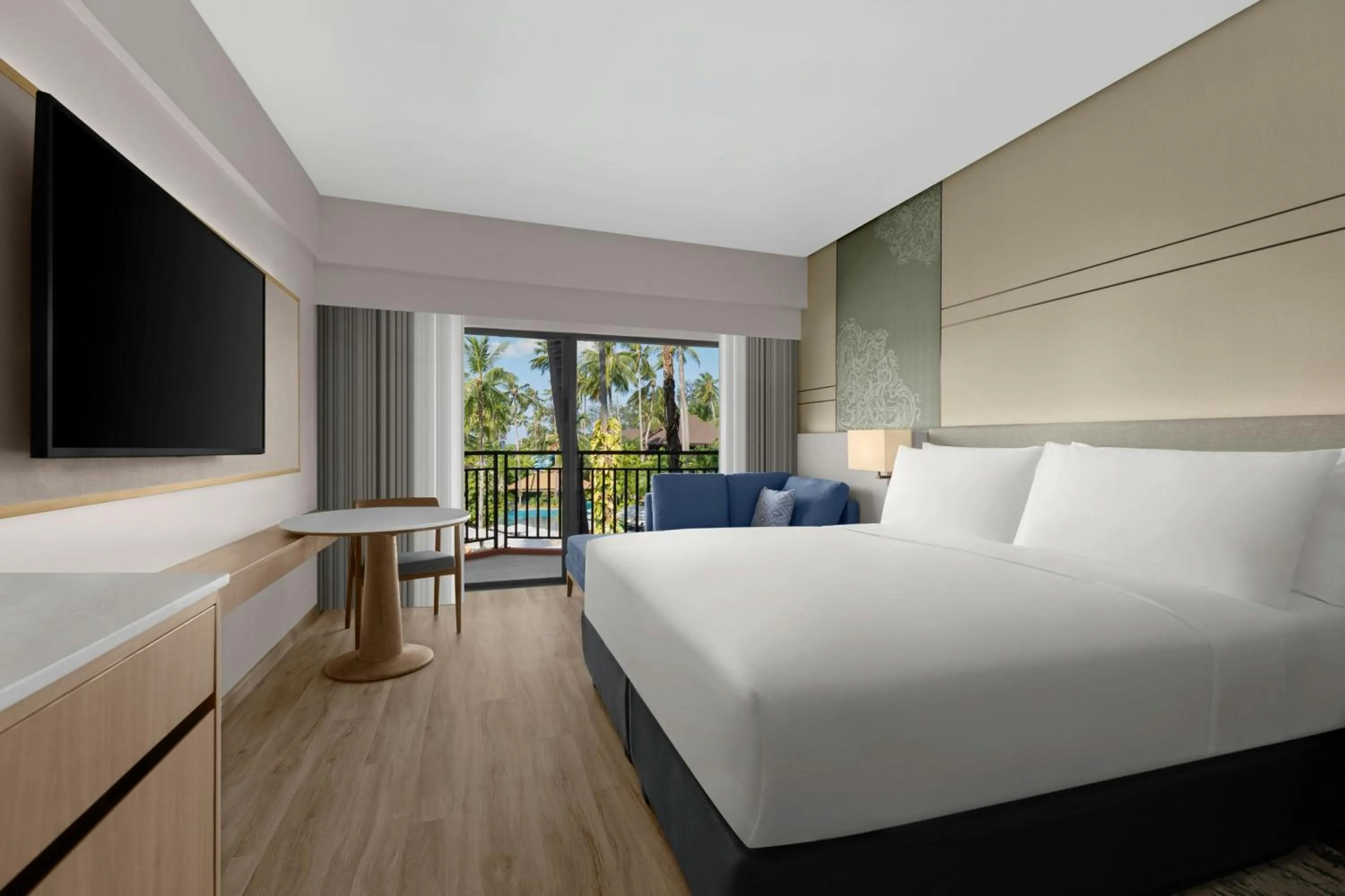 Swimming pool, Bed in Courtyard by Marriott Phuket, Patong Beach Resort