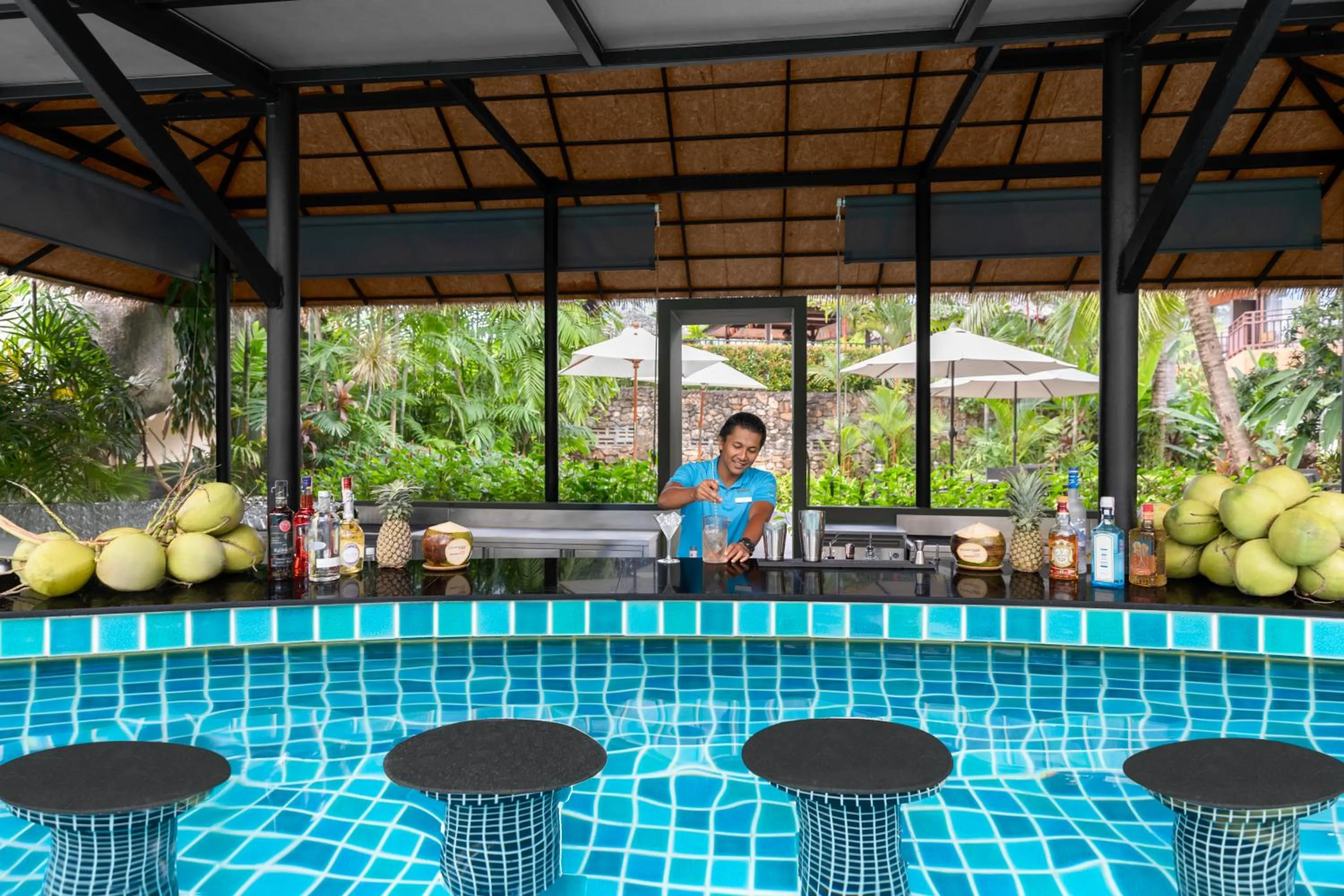 Restaurant/places to eat in Courtyard by Marriott Phuket, Patong Beach Resort