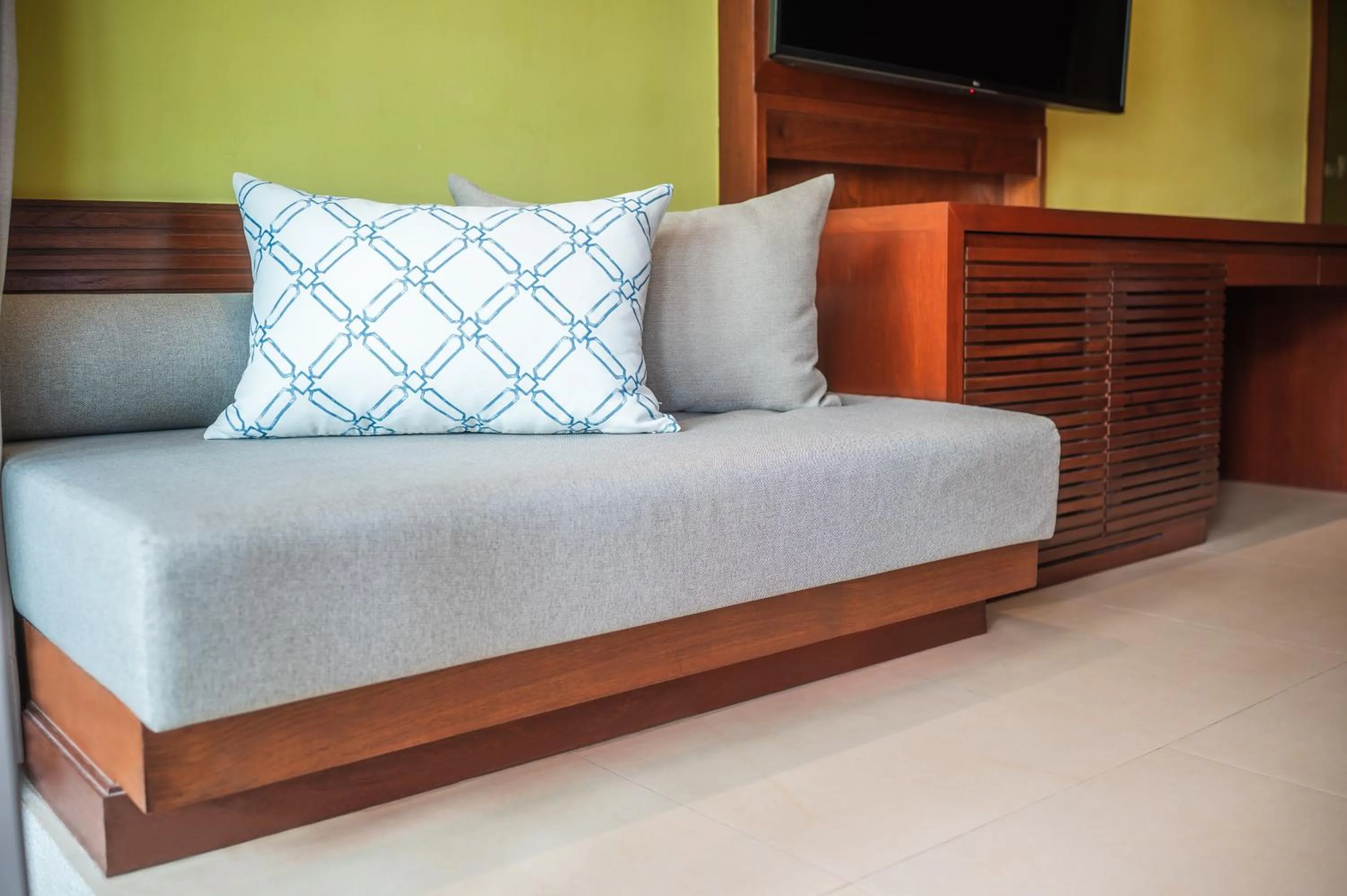 Guests, Bed in Patong Merlin Hotel - SHA Plus