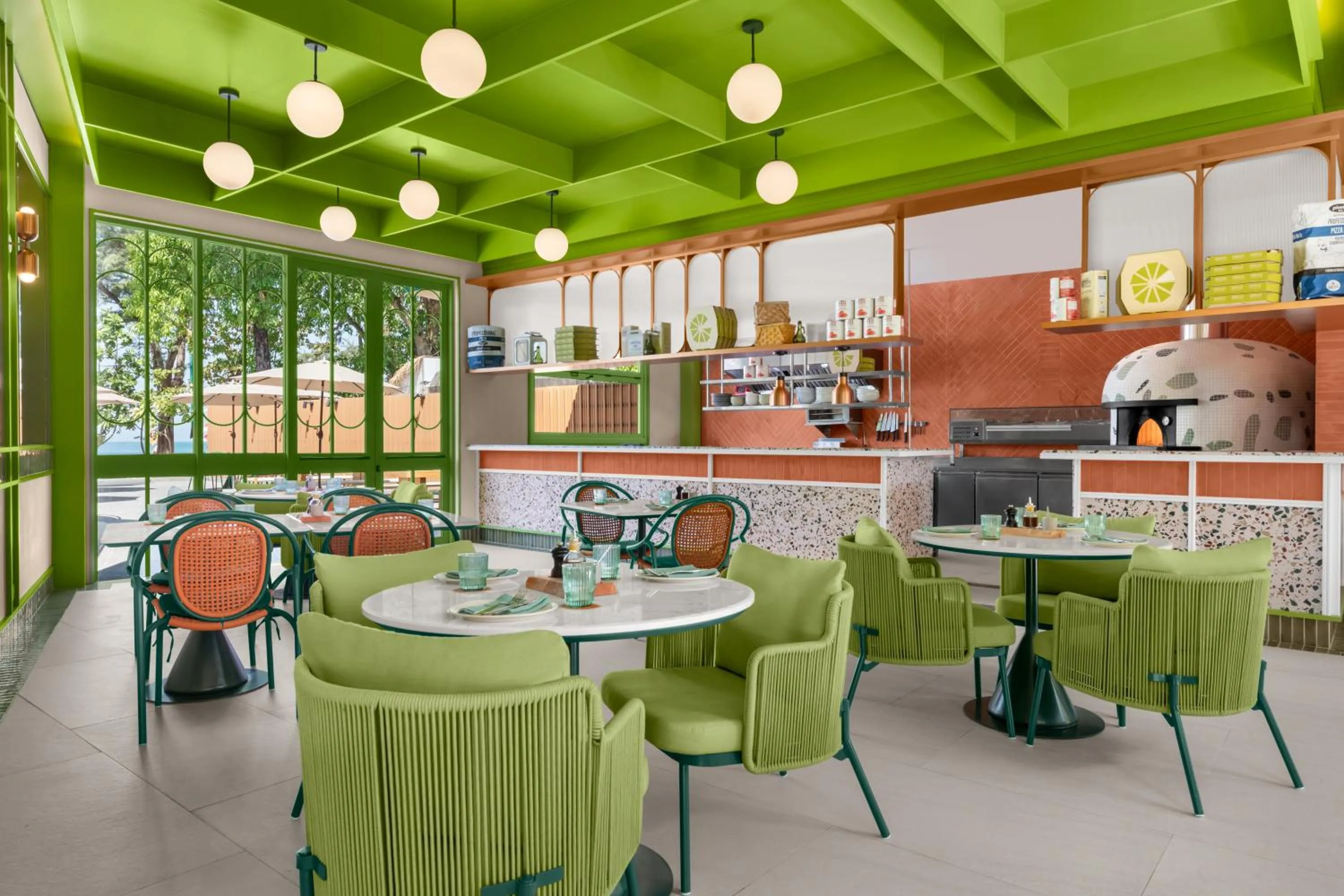 Restaurant/places to eat in Courtyard by Marriott Phuket, Patong Beach Resort