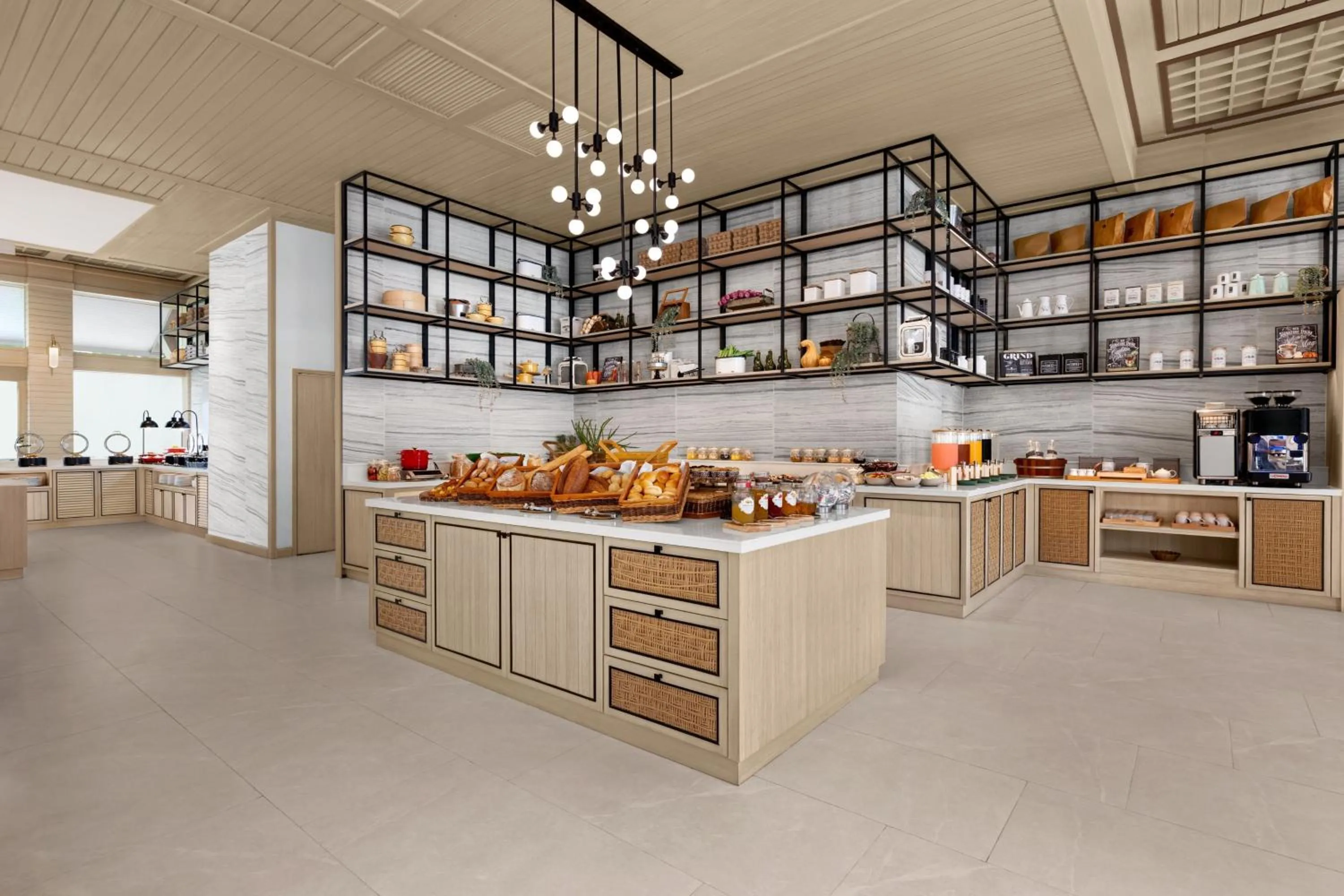 Restaurant/places to eat, Kitchen/Kitchenette in Patong Merlin Hotel - SHA Plus