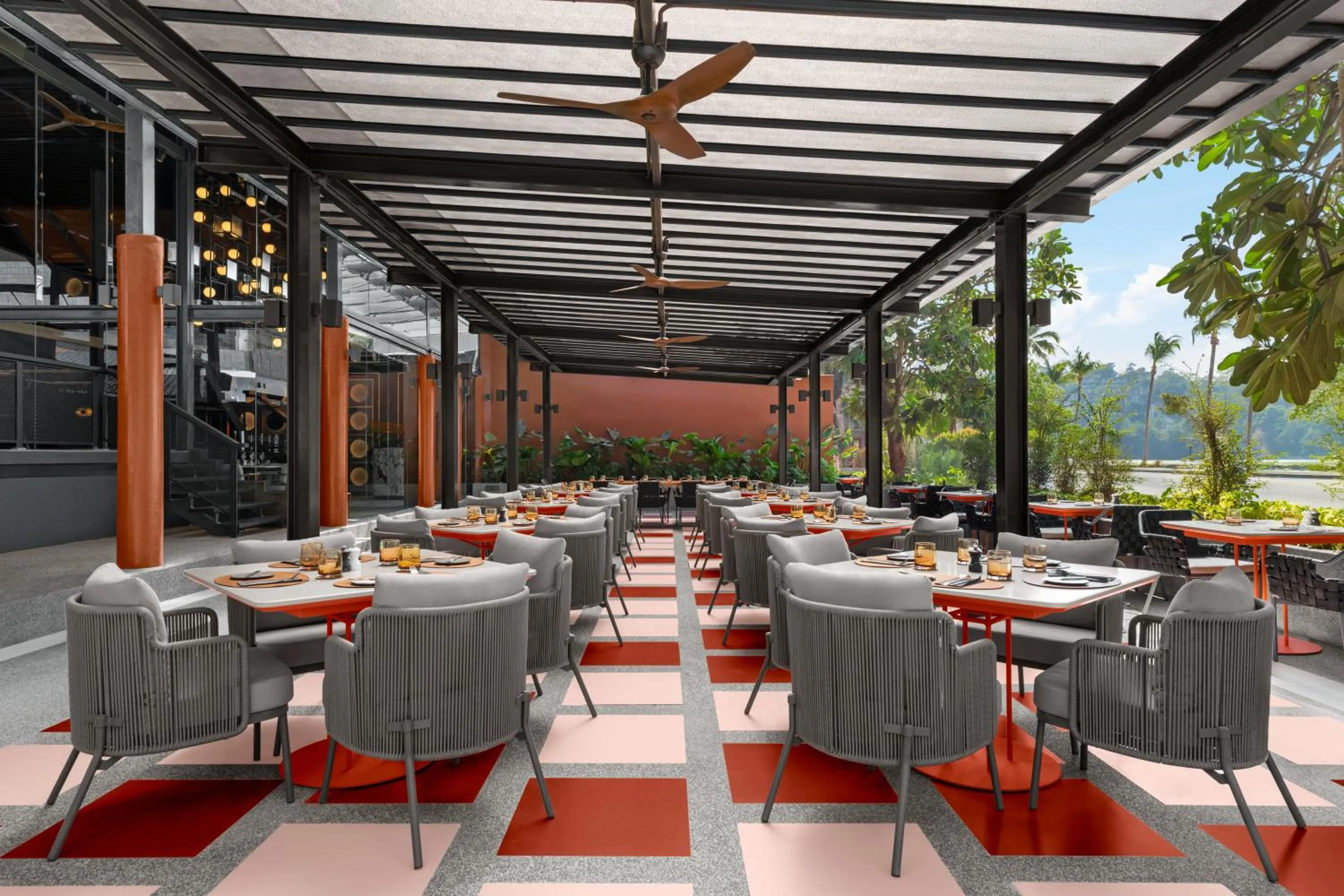 Restaurant/places to eat in Courtyard by Marriott Phuket, Patong Beach Resort