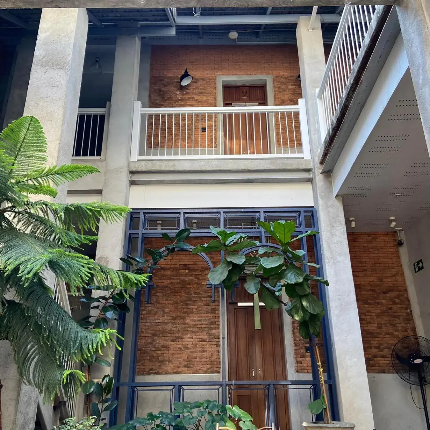 Property building in Khunluang Hostel Property building in Khunluang Hostel